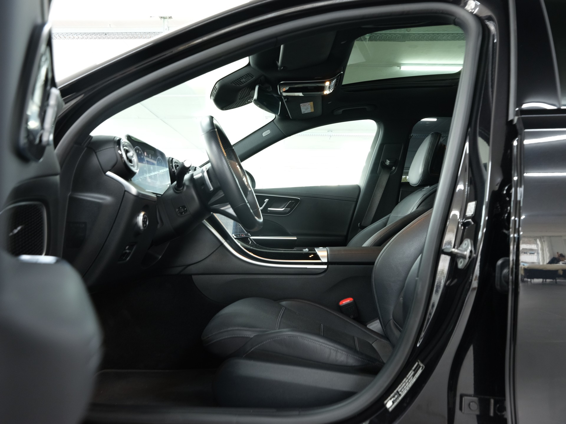 MERCEDES-BENZ C 300 4Matic AMG Line *Burmester* *Panorama* *360 Kamera*-image-22