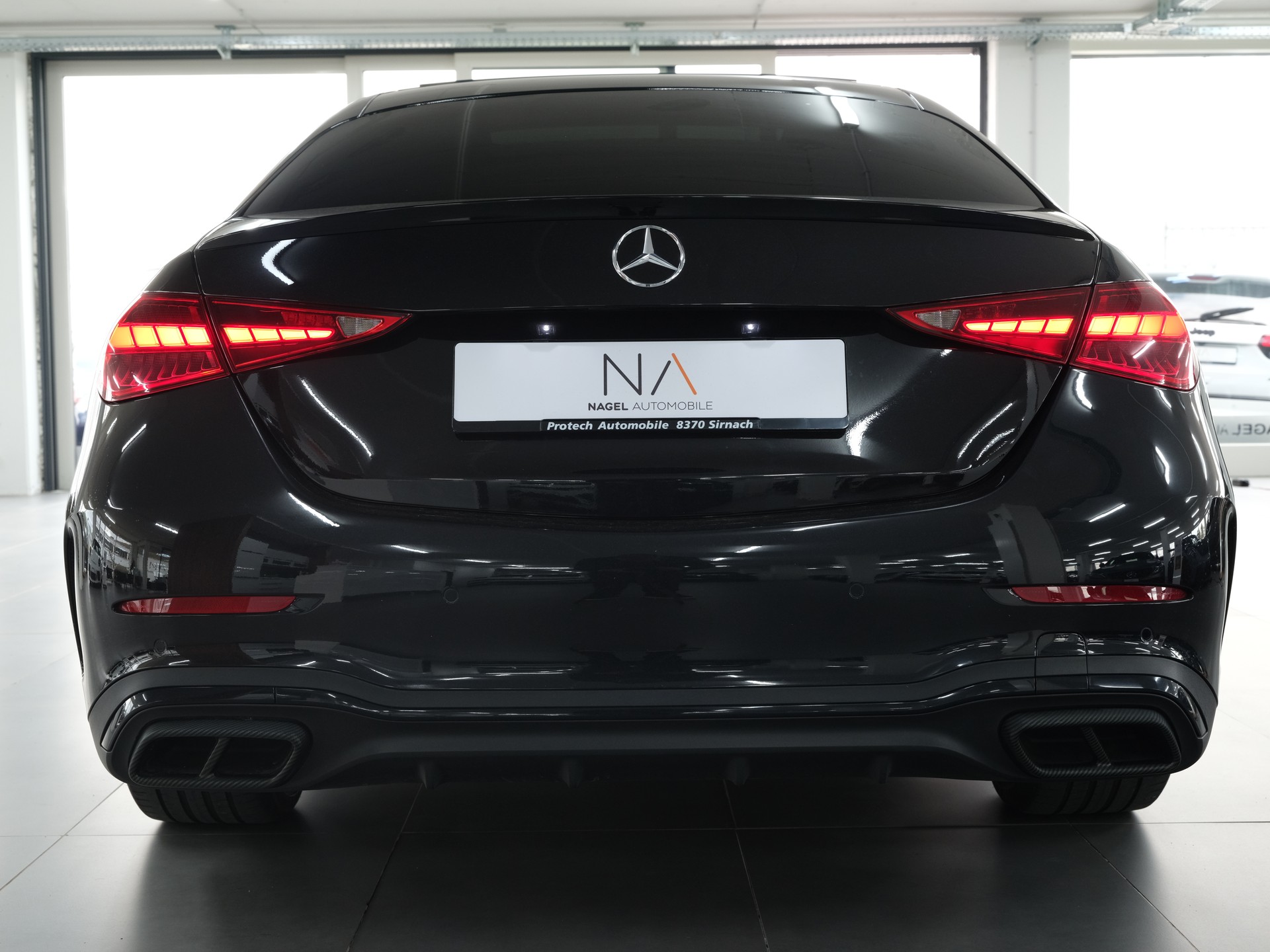 MERCEDES-BENZ C 300 4Matic AMG Line *Burmester* *Panorama* *360 Kamera*-image-4
