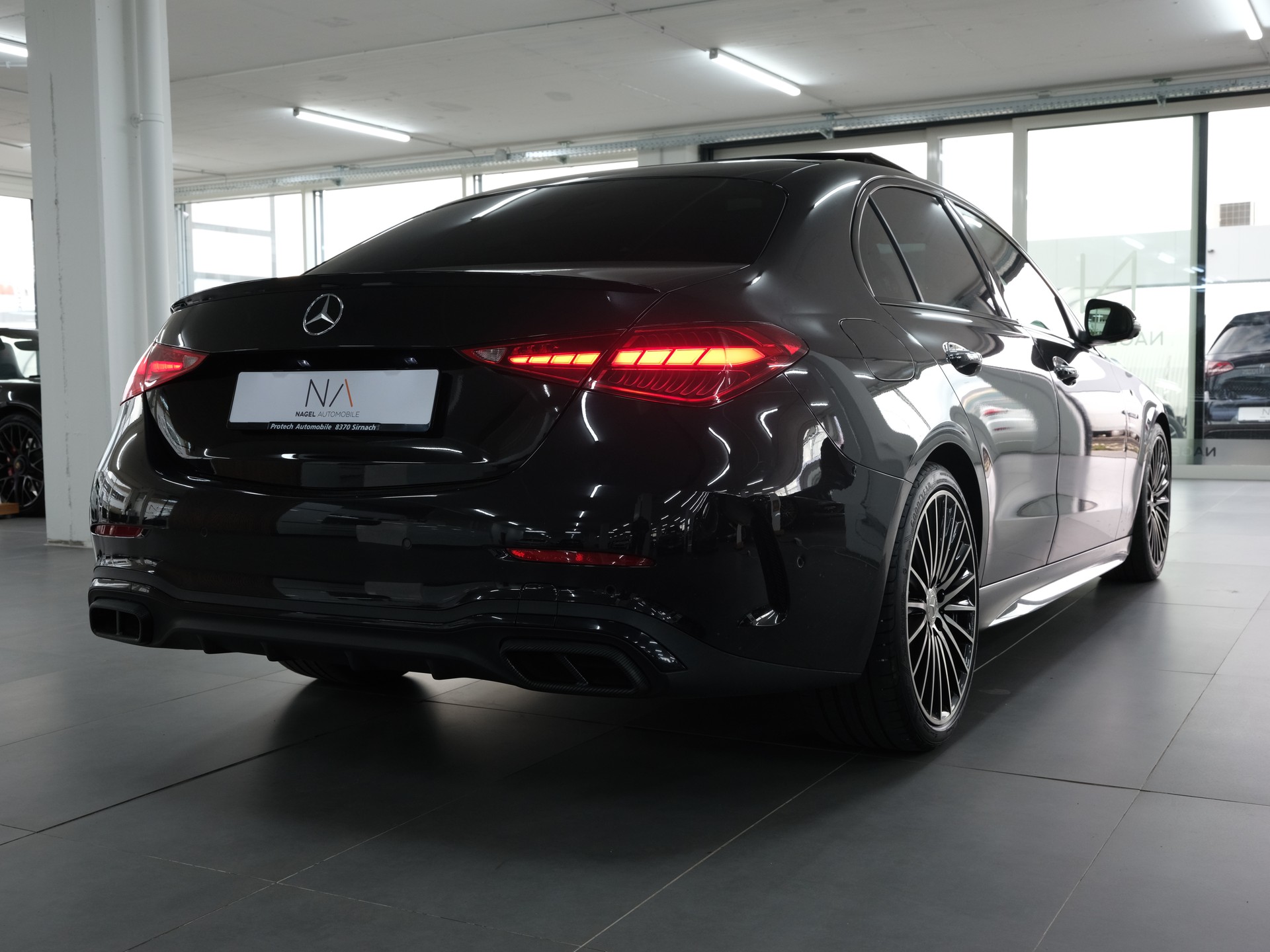 MERCEDES-BENZ C 300 4Matic AMG Line *Burmester* *Panorama* *360 Kamera*-image-2