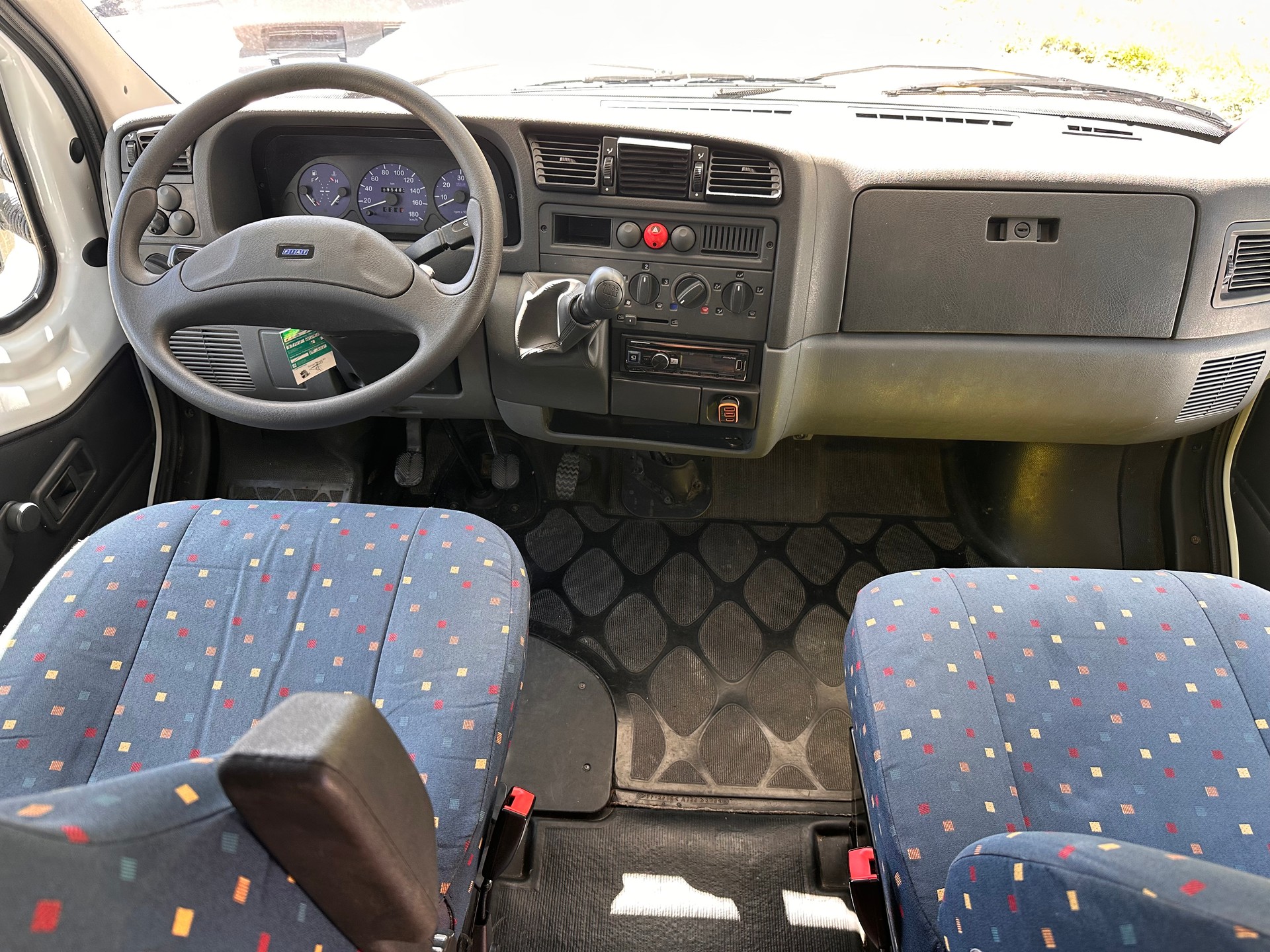 FIAT 18 2.8 JTD 6 places-image-20