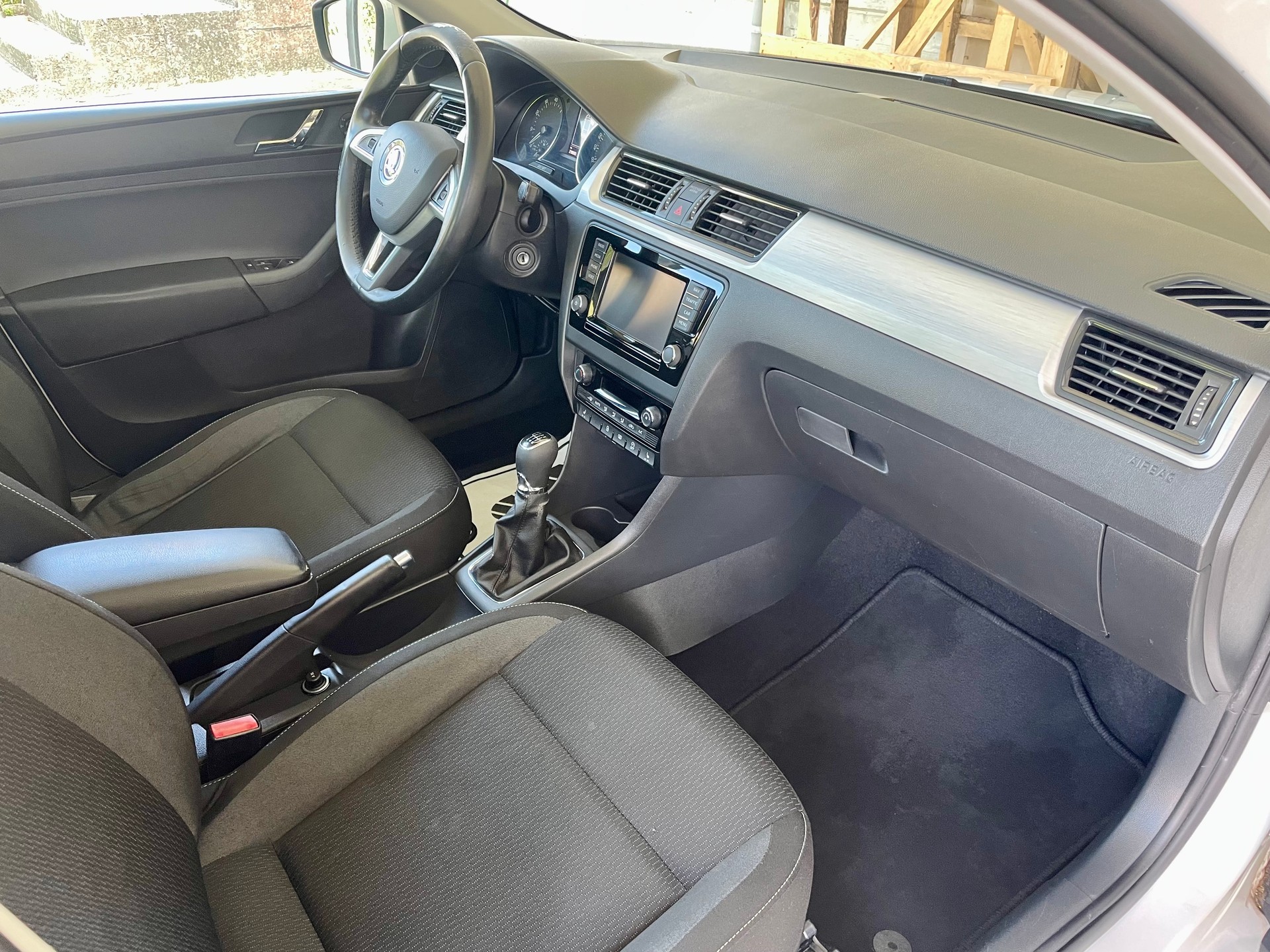 SKODA Rapid Spaceback 1.2 TSI Style-image-11