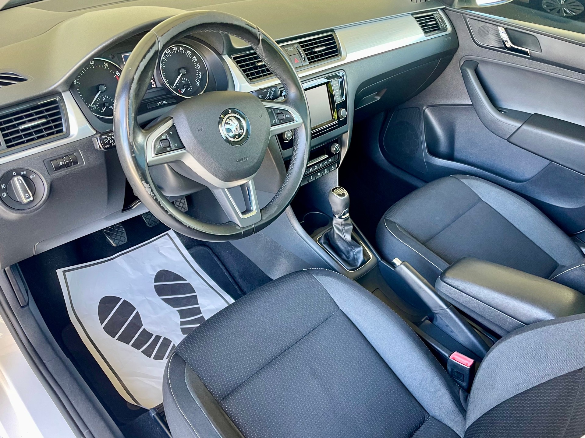 SKODA Rapid Spaceback 1.2 TSI Style-image-9