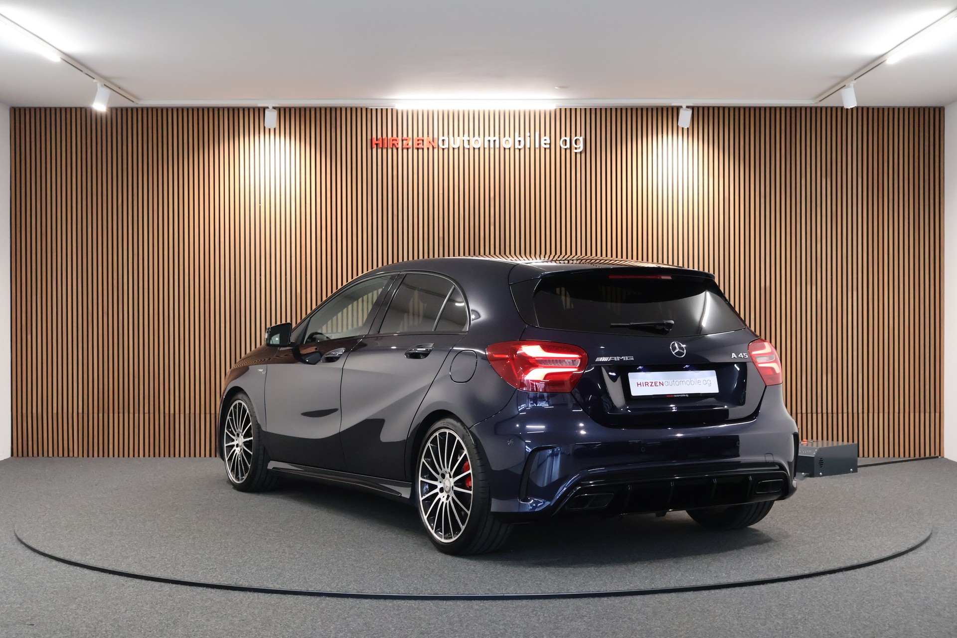 MERCEDES-BENZ A 45 AMG 4Matic Speedshift 7G-DCT-showroom-element-2