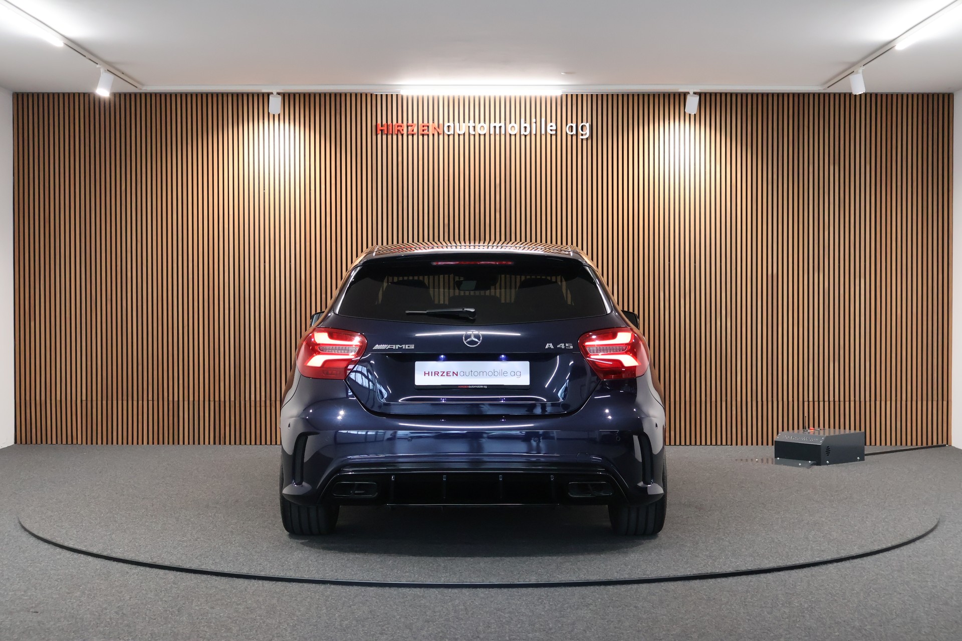 MERCEDES-BENZ A 45 AMG 4Matic Speedshift 7G-DCT-showroom-element-3