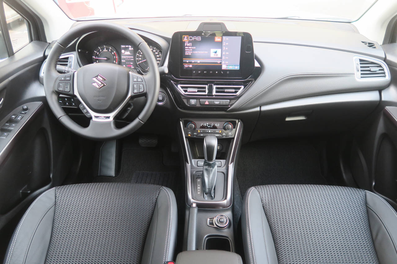 SUZUKI S-Cross 1.4 T Piz Sulai Top Hybrid 4x4-image-4