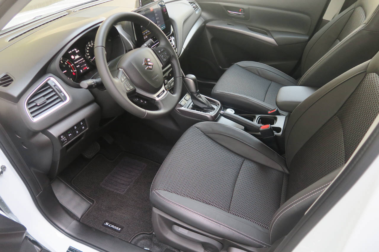 SUZUKI S-Cross 1.4 T Piz Sulai Top Hybrid 4x4-image-3