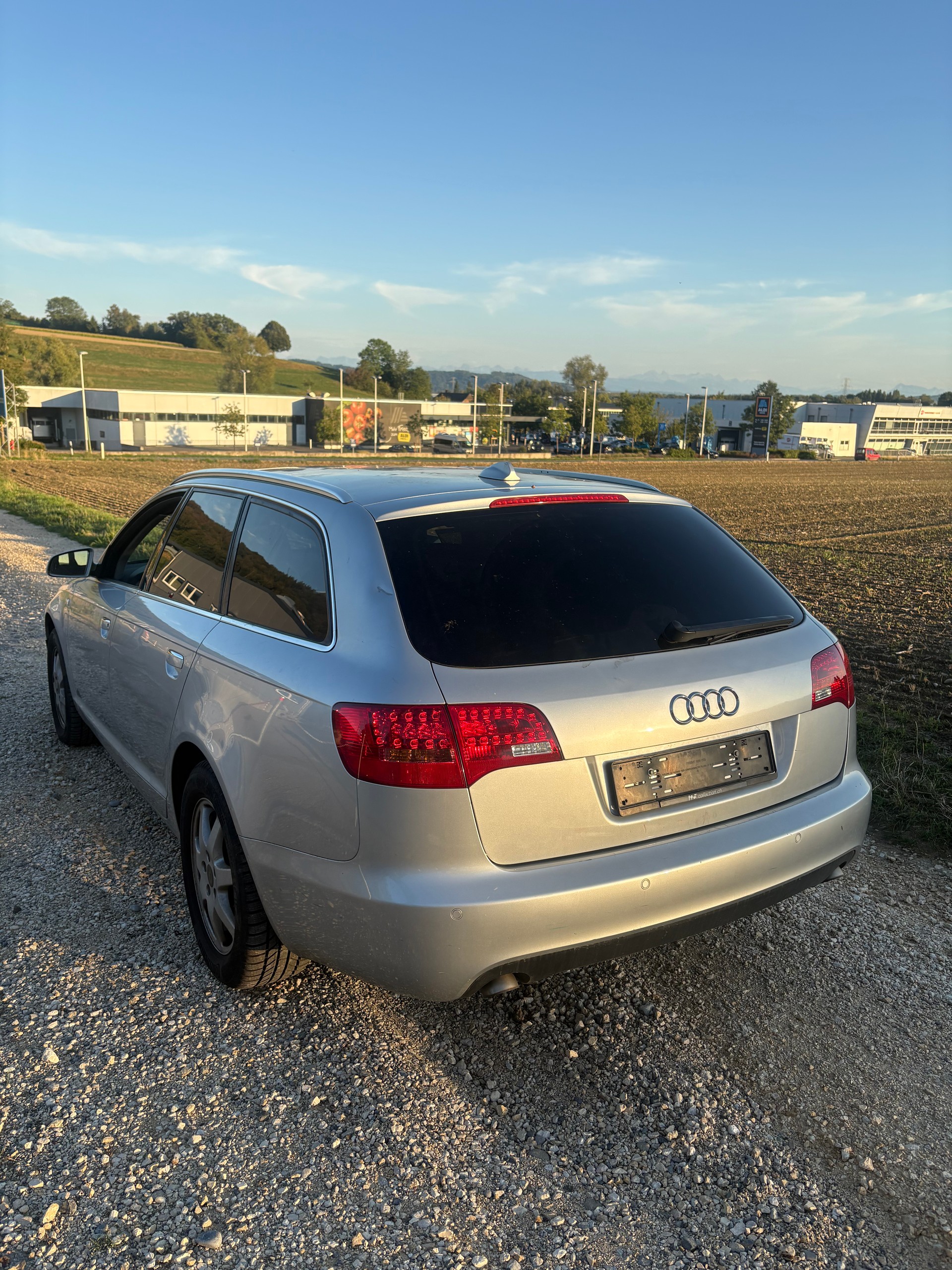 AUDI A6 Avant 3.0 V6 TDI quattro-image-4