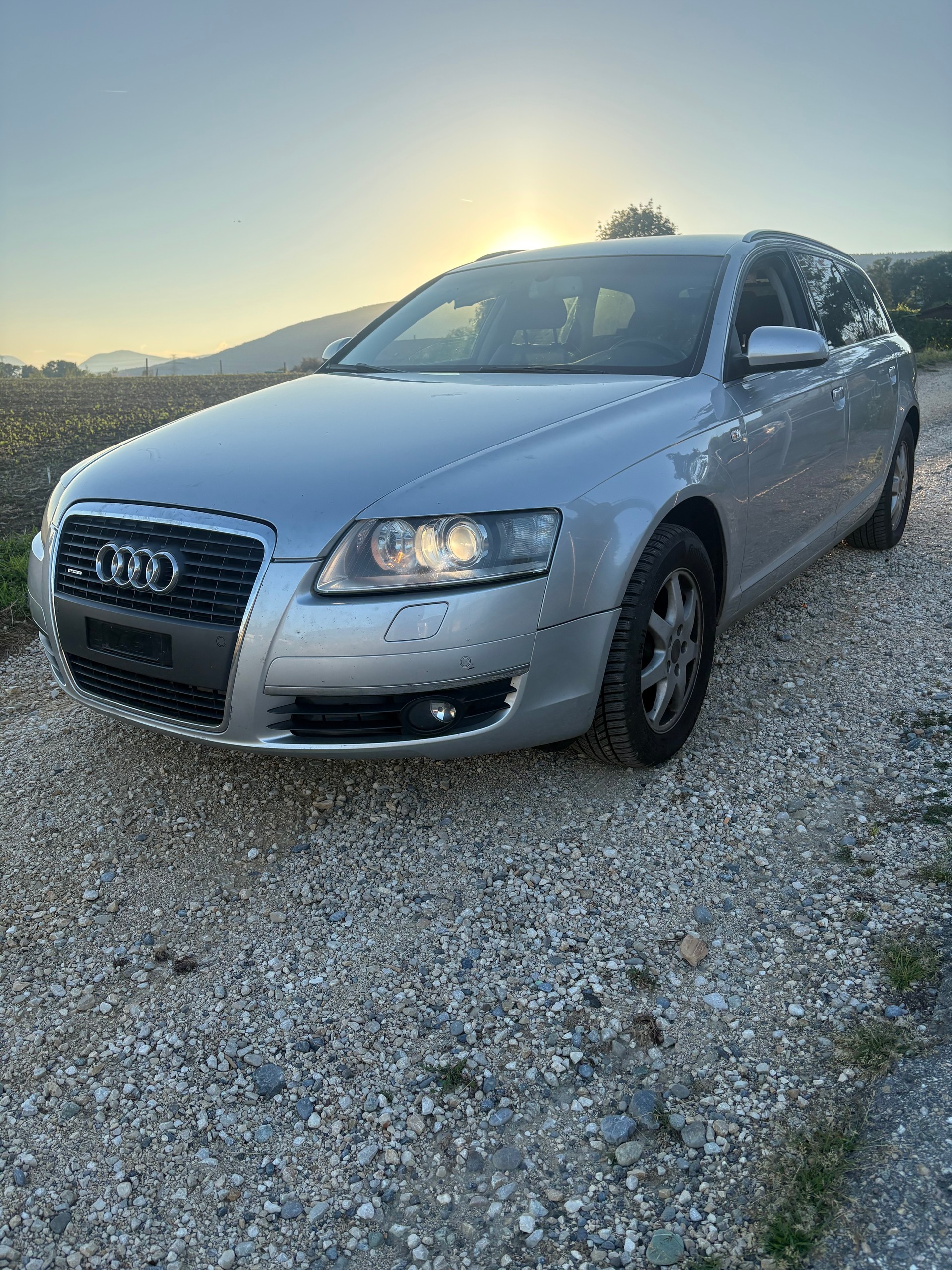 AUDI A6 Avant 3.0 V6 TDI quattro-image-2