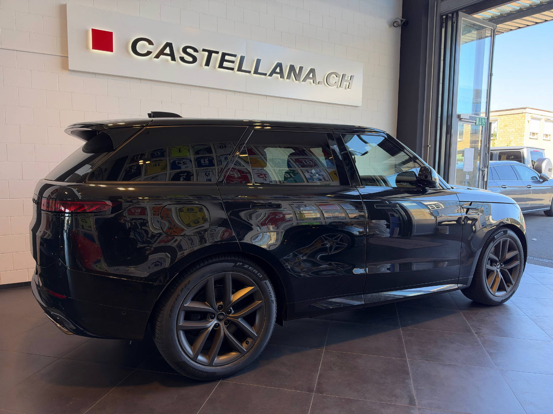 LAND ROVER Range Rover Sport 3.0 I6 P460e SE Dynamic-image-2
