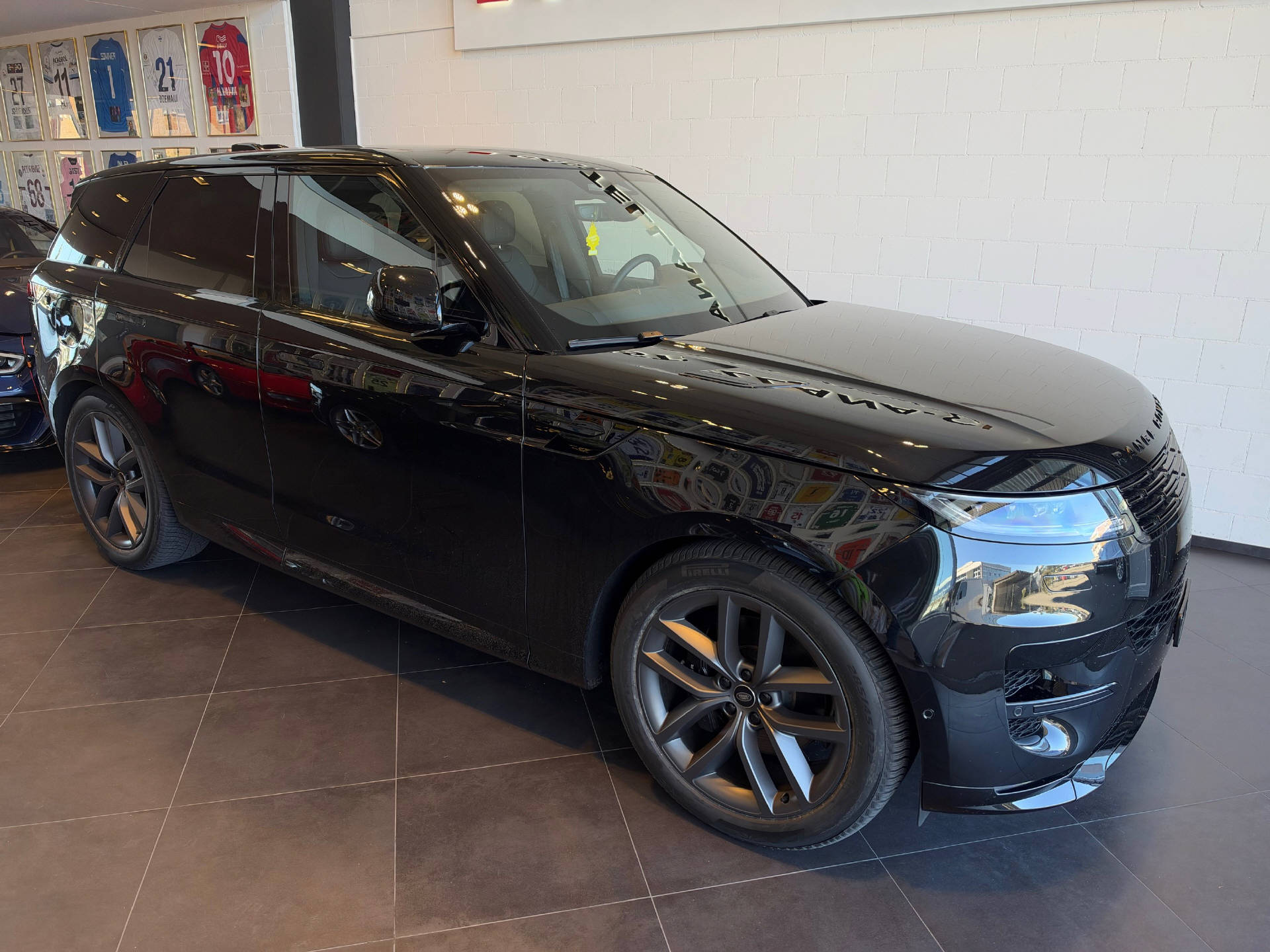 LAND ROVER Range Rover Sport 3.0 I6 P460e SE Dynamic-image-1