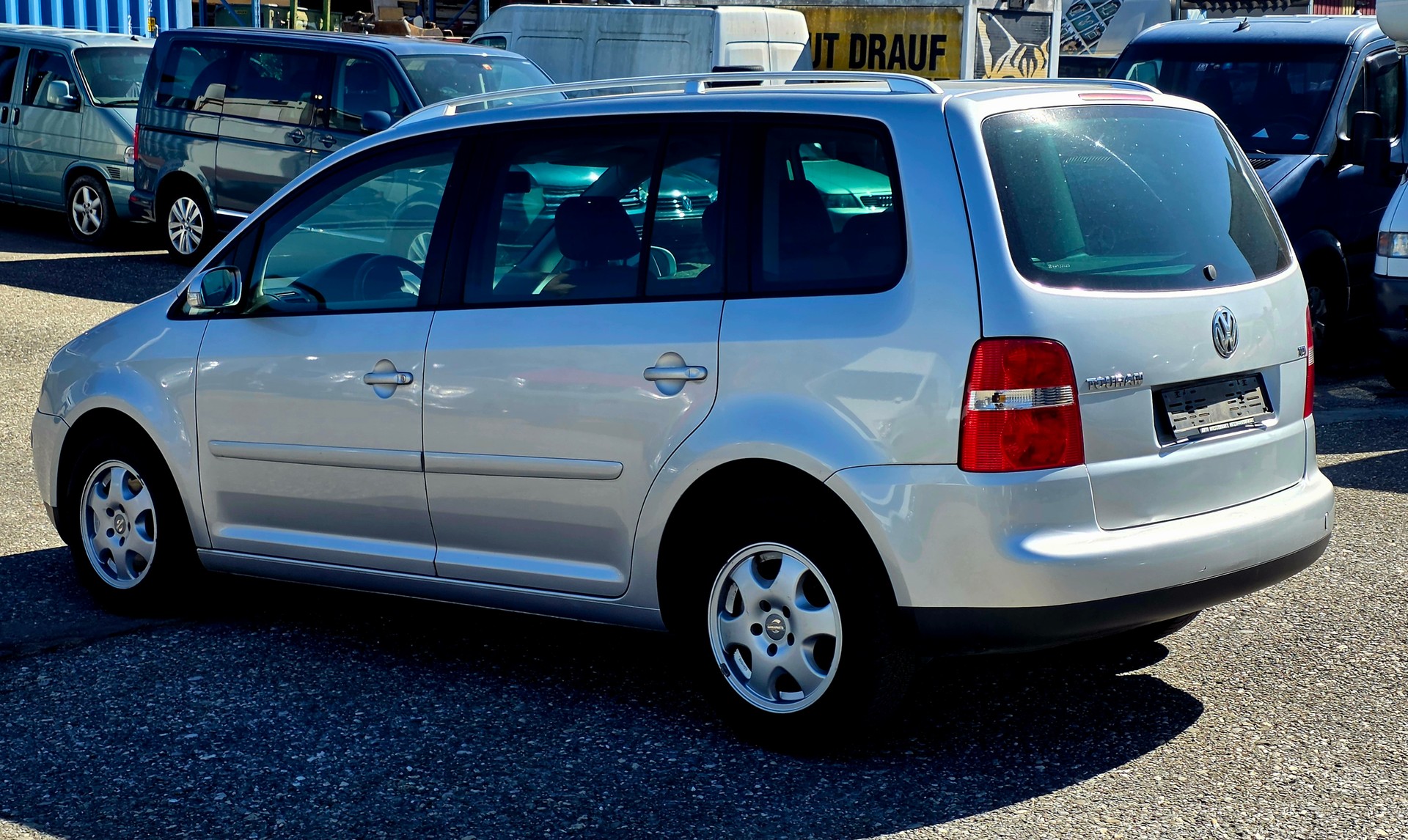 VW Touran 1.9 TDI DSG Highline-image-3