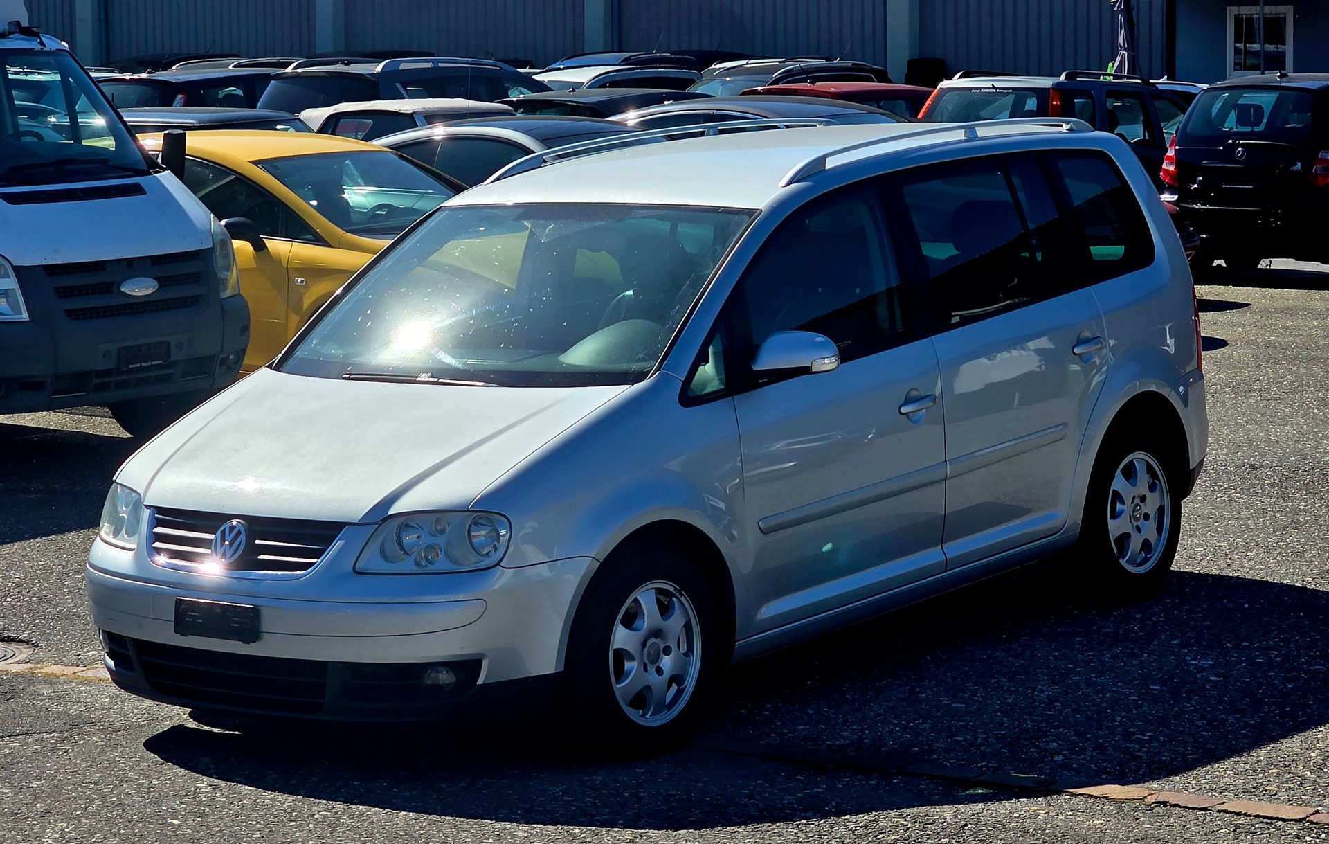 VW Touran 1.9 TDI DSG Highline-image-1