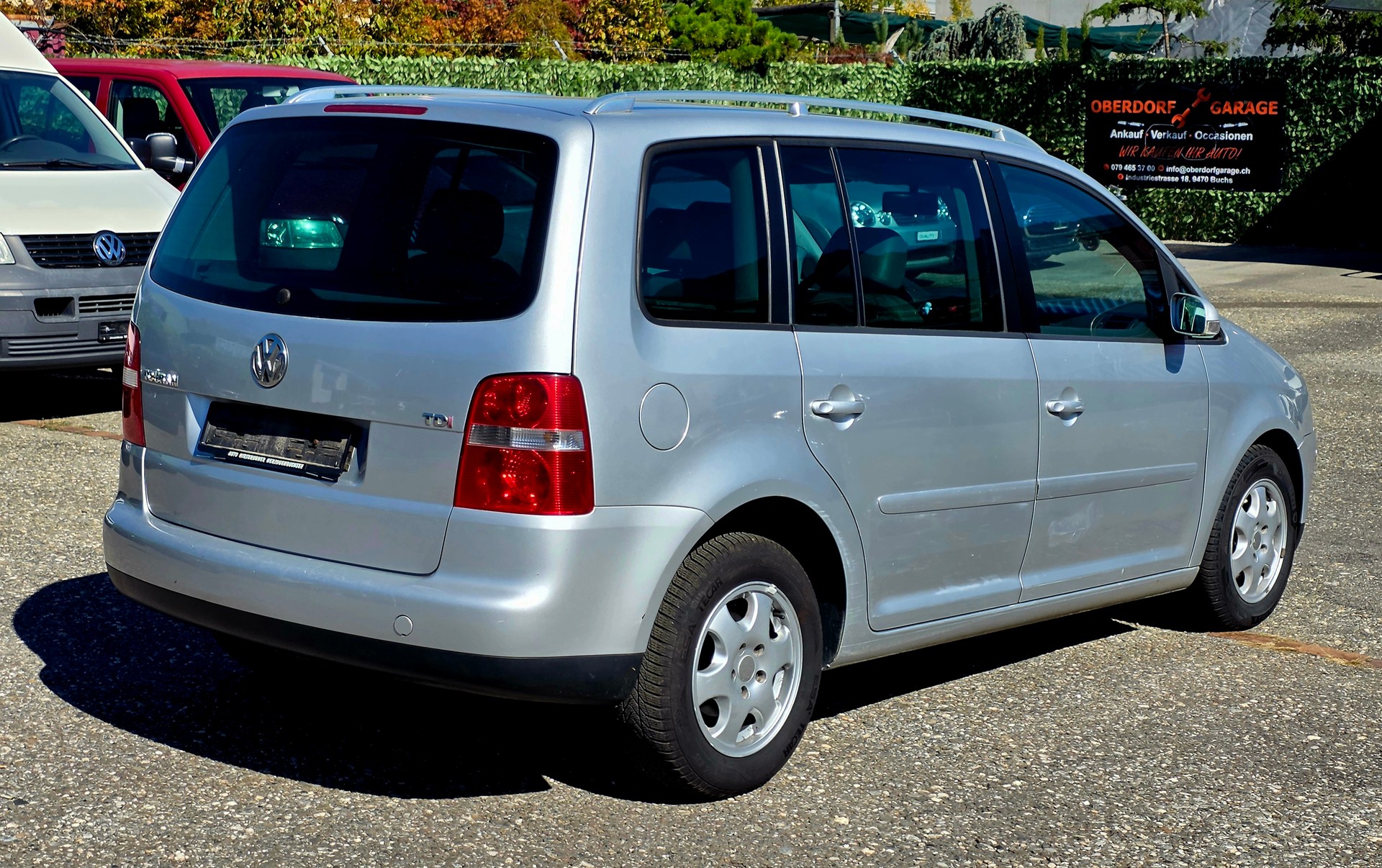VW Touran 1.9 TDI DSG Highline-image-5