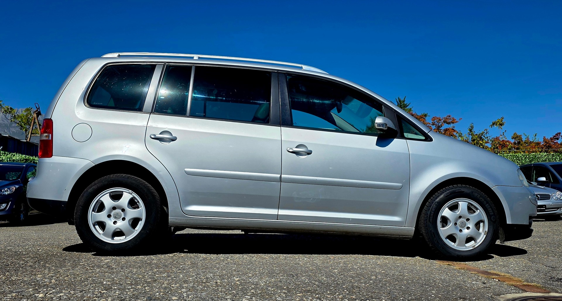 VW Touran 1.9 TDI DSG Highline-image-2