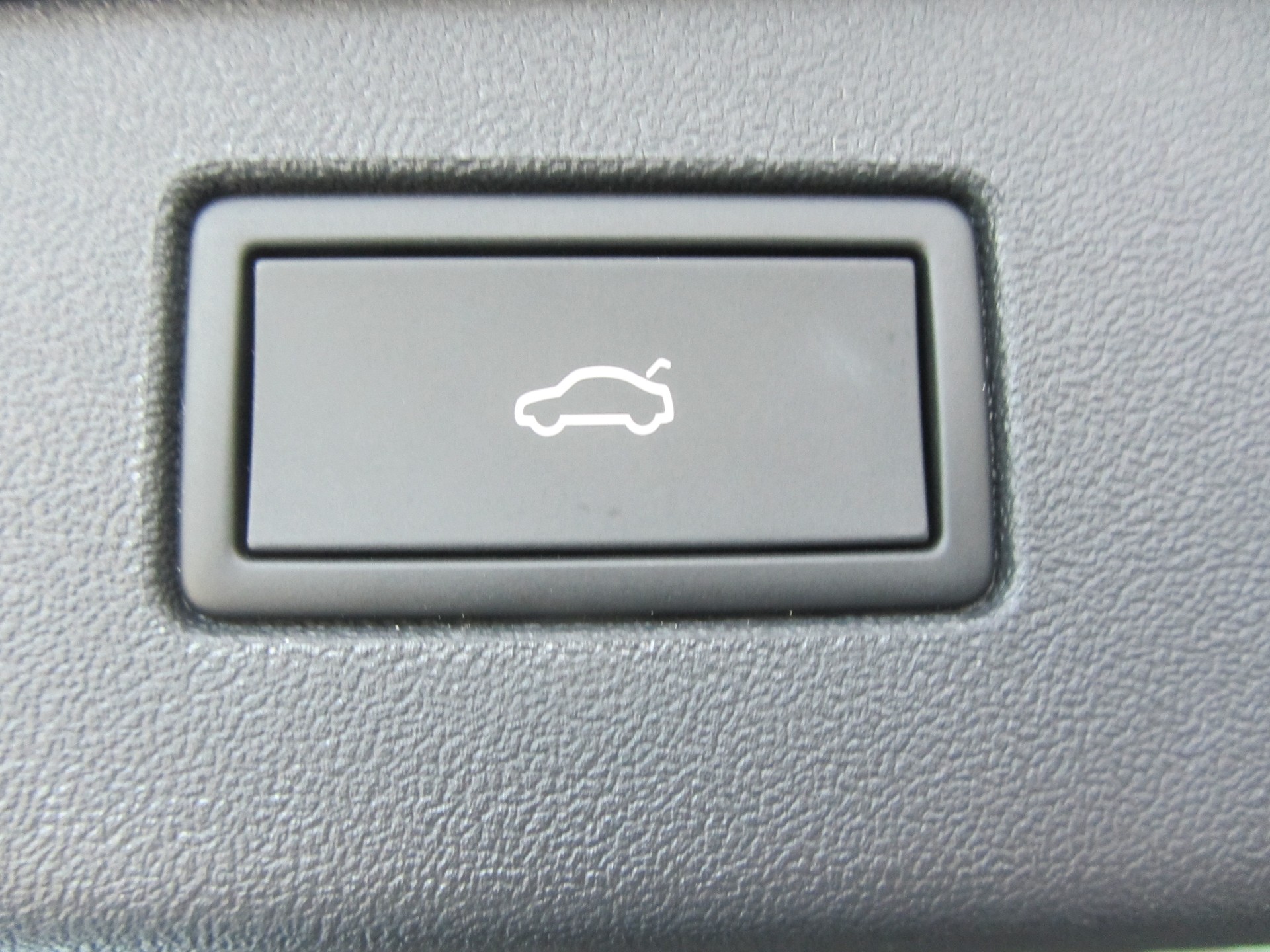 VW Tiguan 2.0 TSI DSG R-Line 4Motion-image-12