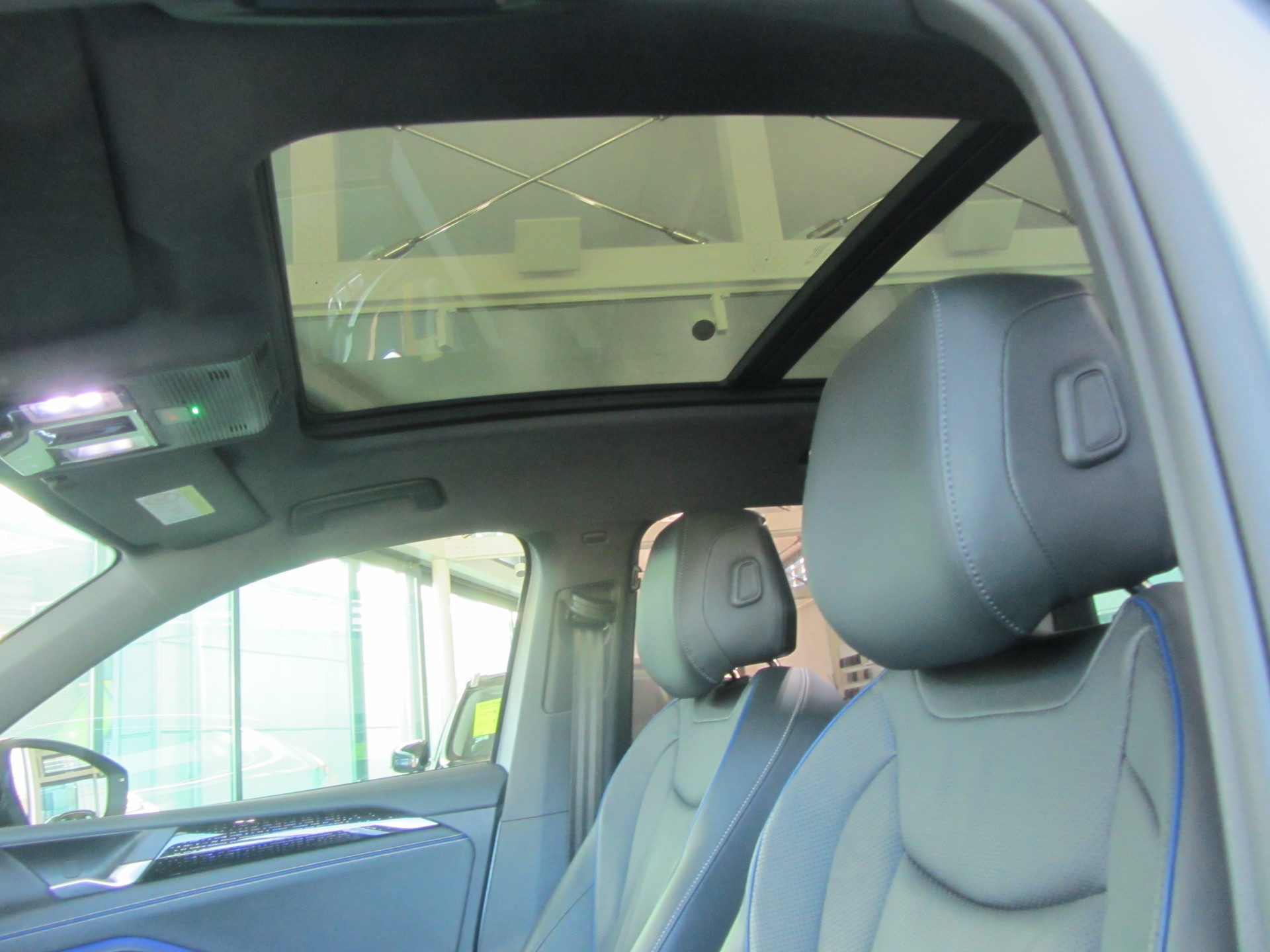 VW Tiguan 2.0 TSI DSG R-Line 4Motion-image-11