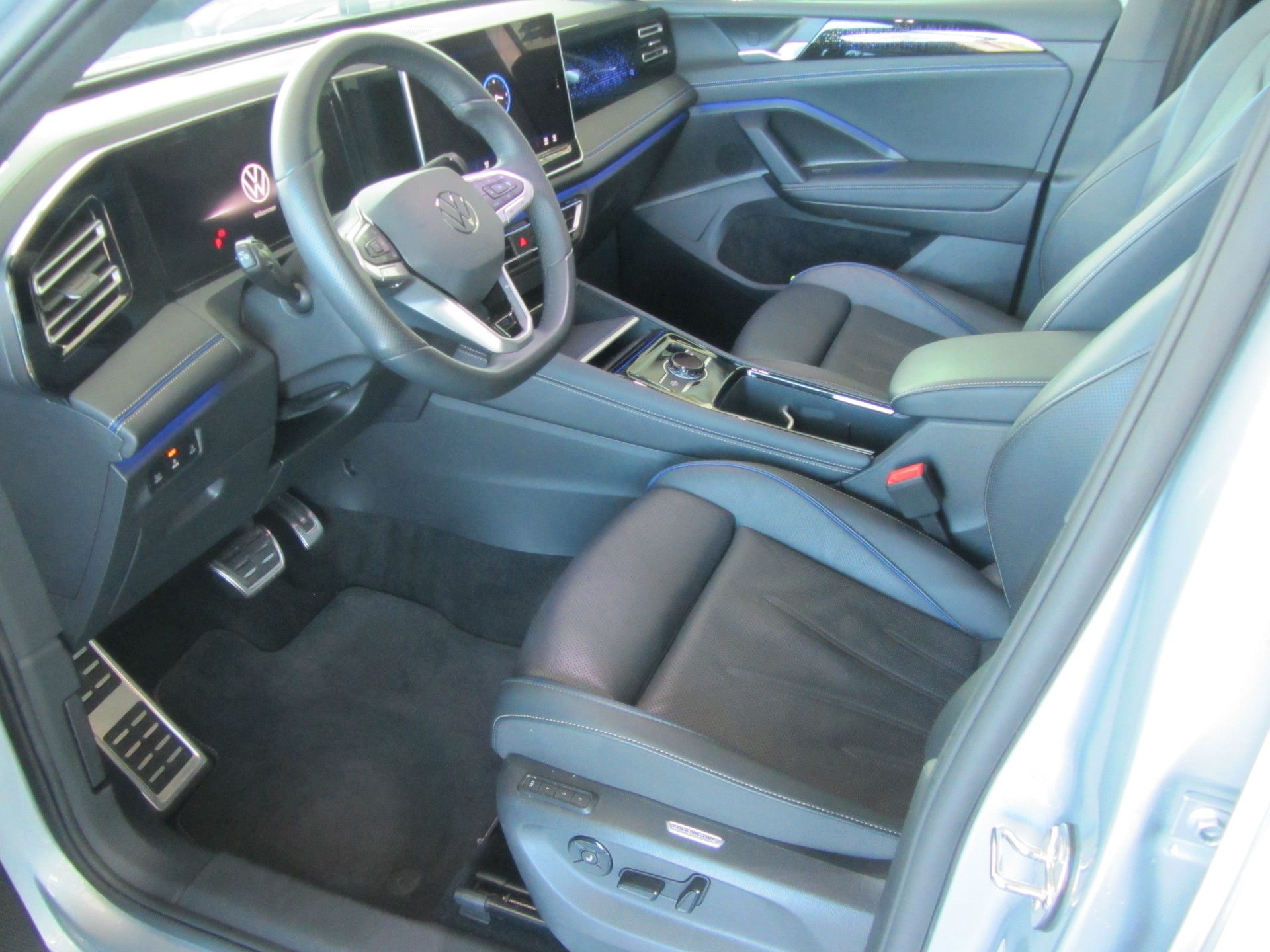 VW Tiguan 2.0 TSI DSG R-Line 4Motion-image-4
