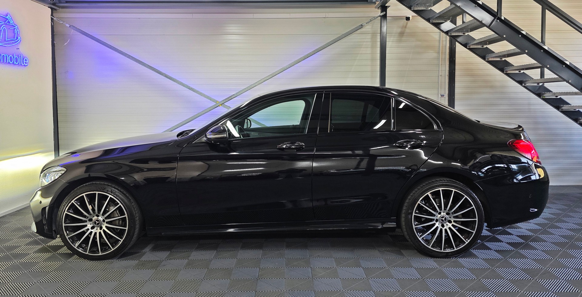 MERCEDES-BENZ C 220 d Swiss Star AMG Line 4Matic 9G-Tronic-image-8