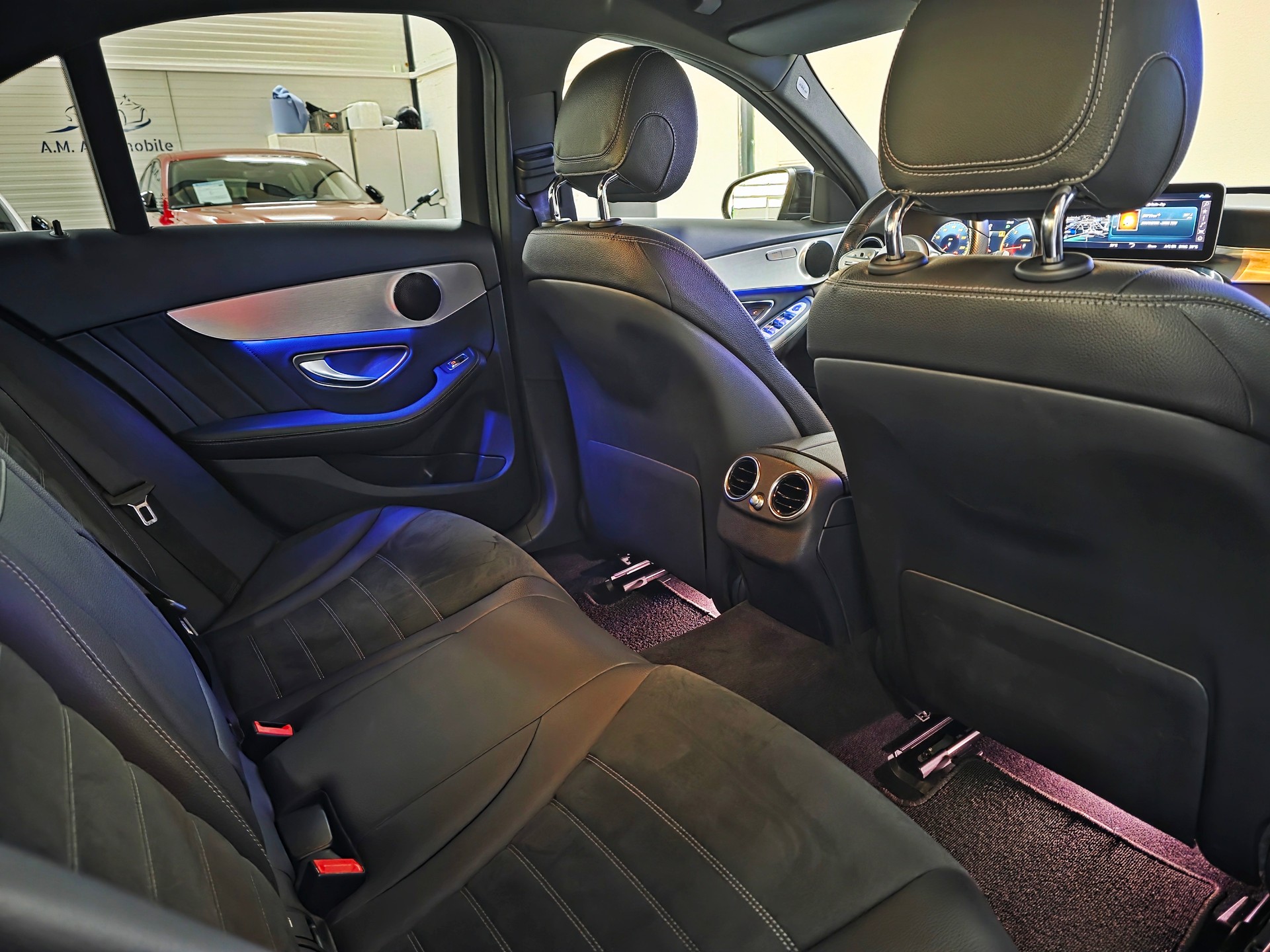 MERCEDES-BENZ C 220 d Swiss Star AMG Line 4Matic 9G-Tronic-image-15