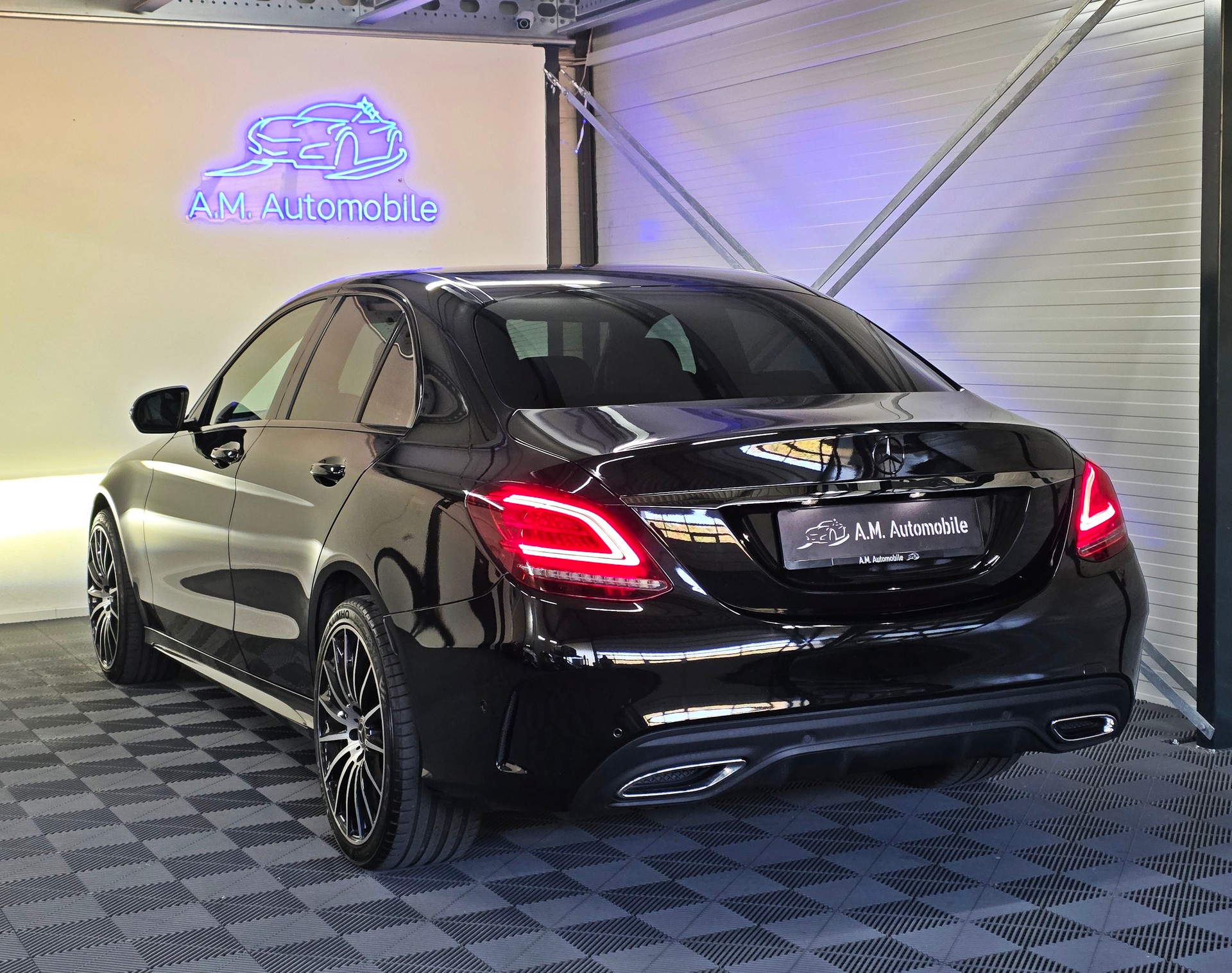 MERCEDES-BENZ C 220 d Swiss Star AMG Line 4Matic 9G-Tronic-image-5