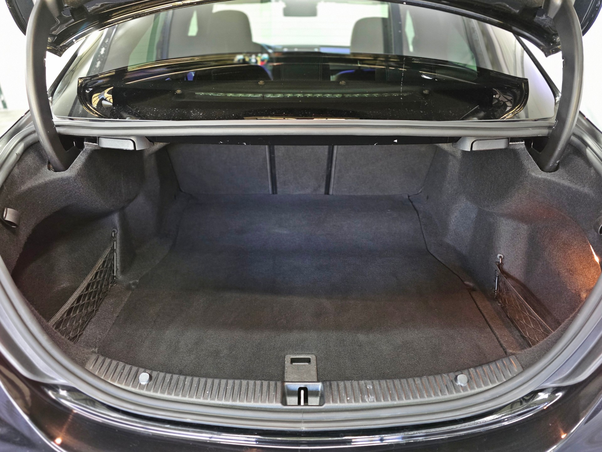MERCEDES-BENZ C 220 d Swiss Star AMG Line 4Matic 9G-Tronic-image-19
