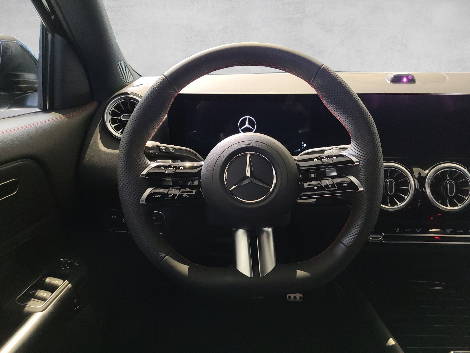 MERCEDES-BENZ GLA 200 Night Star AMG-image-12