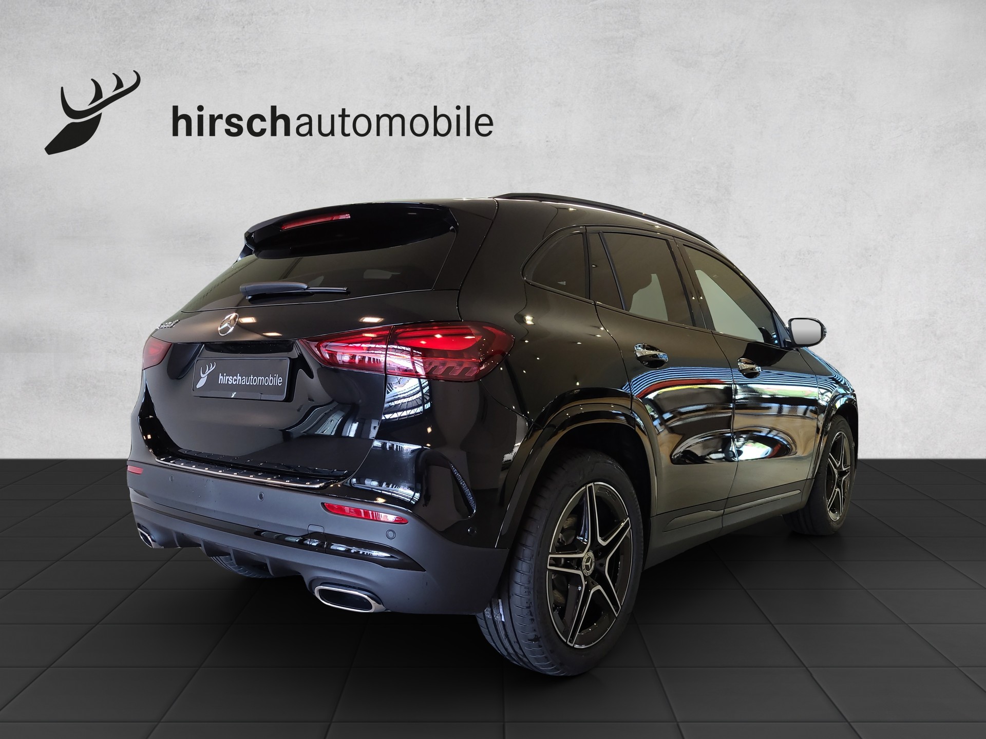 MERCEDES-BENZ GLA 200 Night Star AMG-showroom-element-3