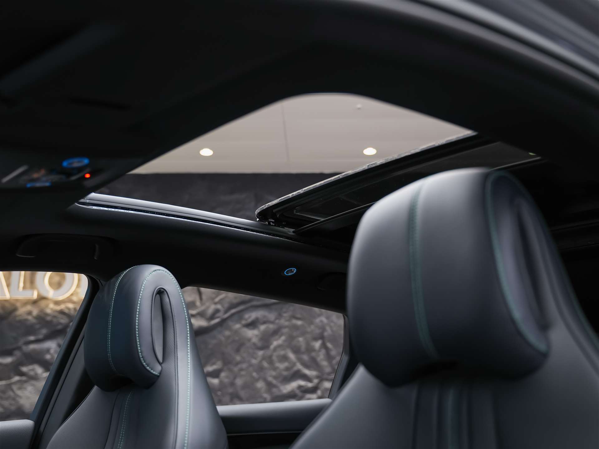 BYD Seal U DM-i Design AWD *SOFORT Verfügbar*Werksgarantie*Lenkradheizung*Sitzbelüftung*360° Kamera*-image-10