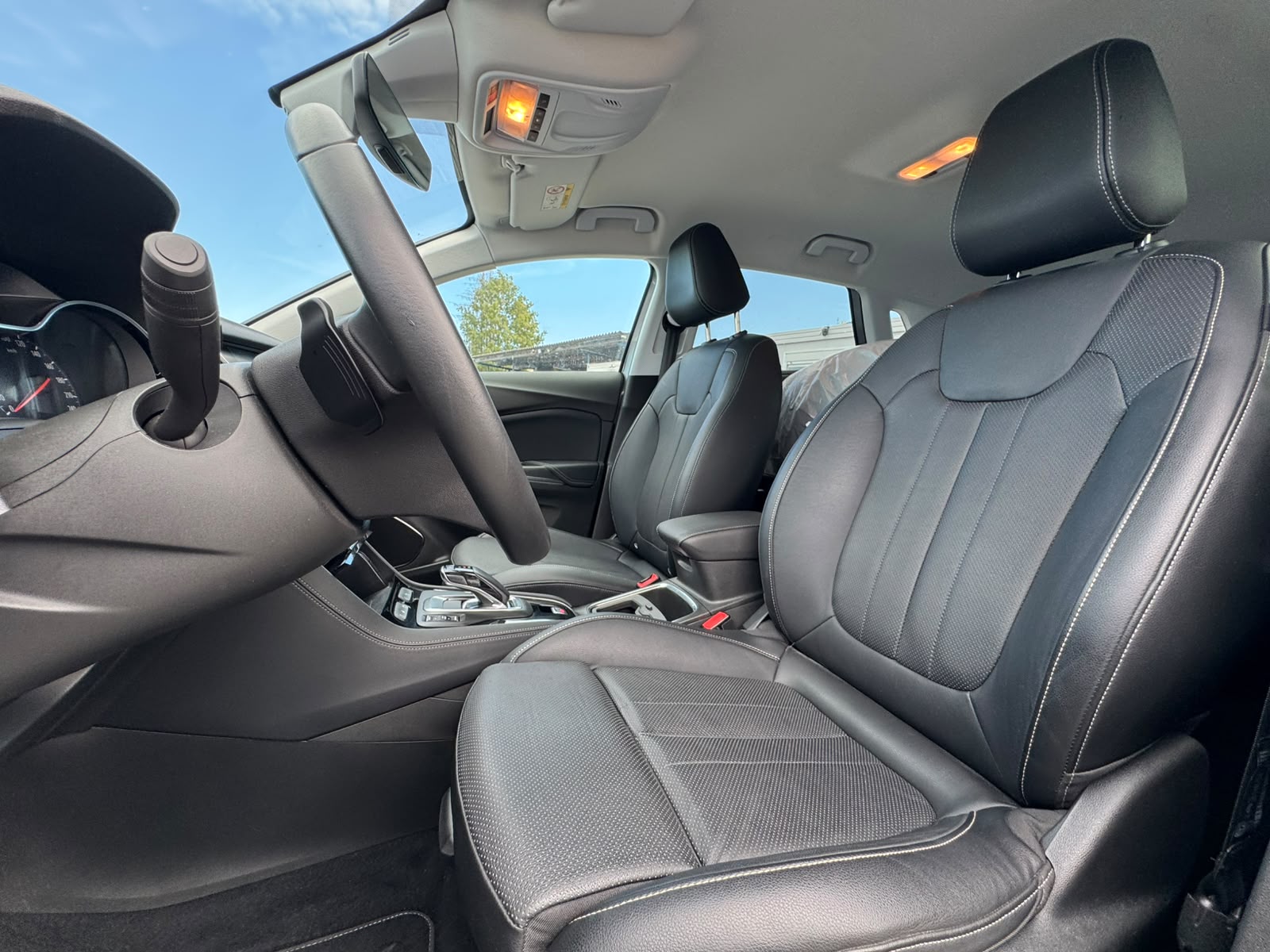 OPEL Grandland X 1.6 Hybrid4 Ultimate Automatik-image-7