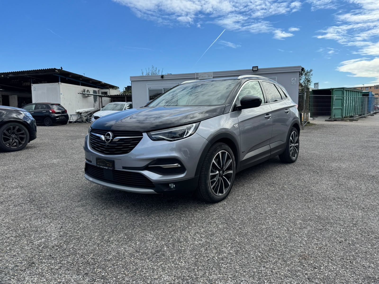 OPEL Grandland X 1.6 Hybrid4 Ultimate Automatik-image-2