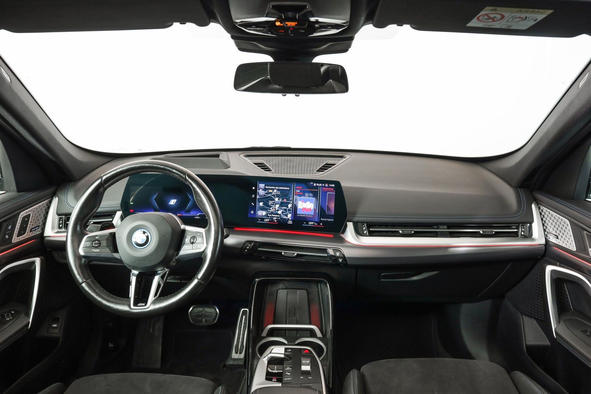 BMW iX1 xDrive 30 M Sport • Attelage • Toit panoramique • Pack Innovation-image-15