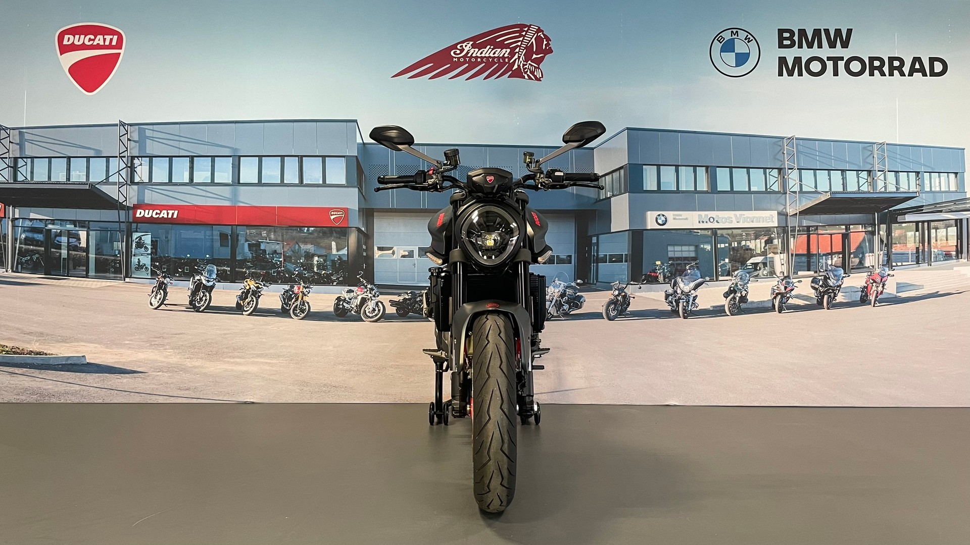 DUCATI Monster + 937-showroom-element-1