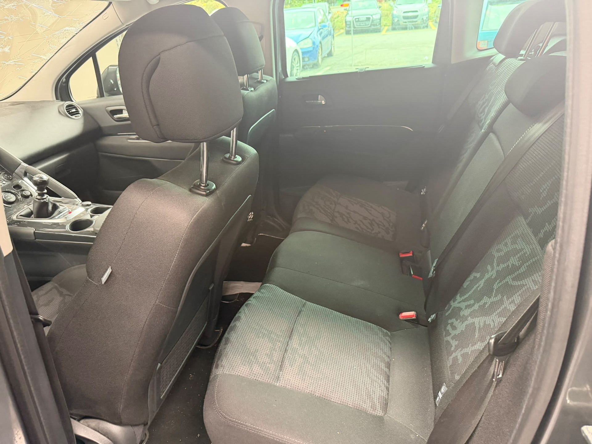 PEUGEOT 3008 2.0 HDI Business-image-13