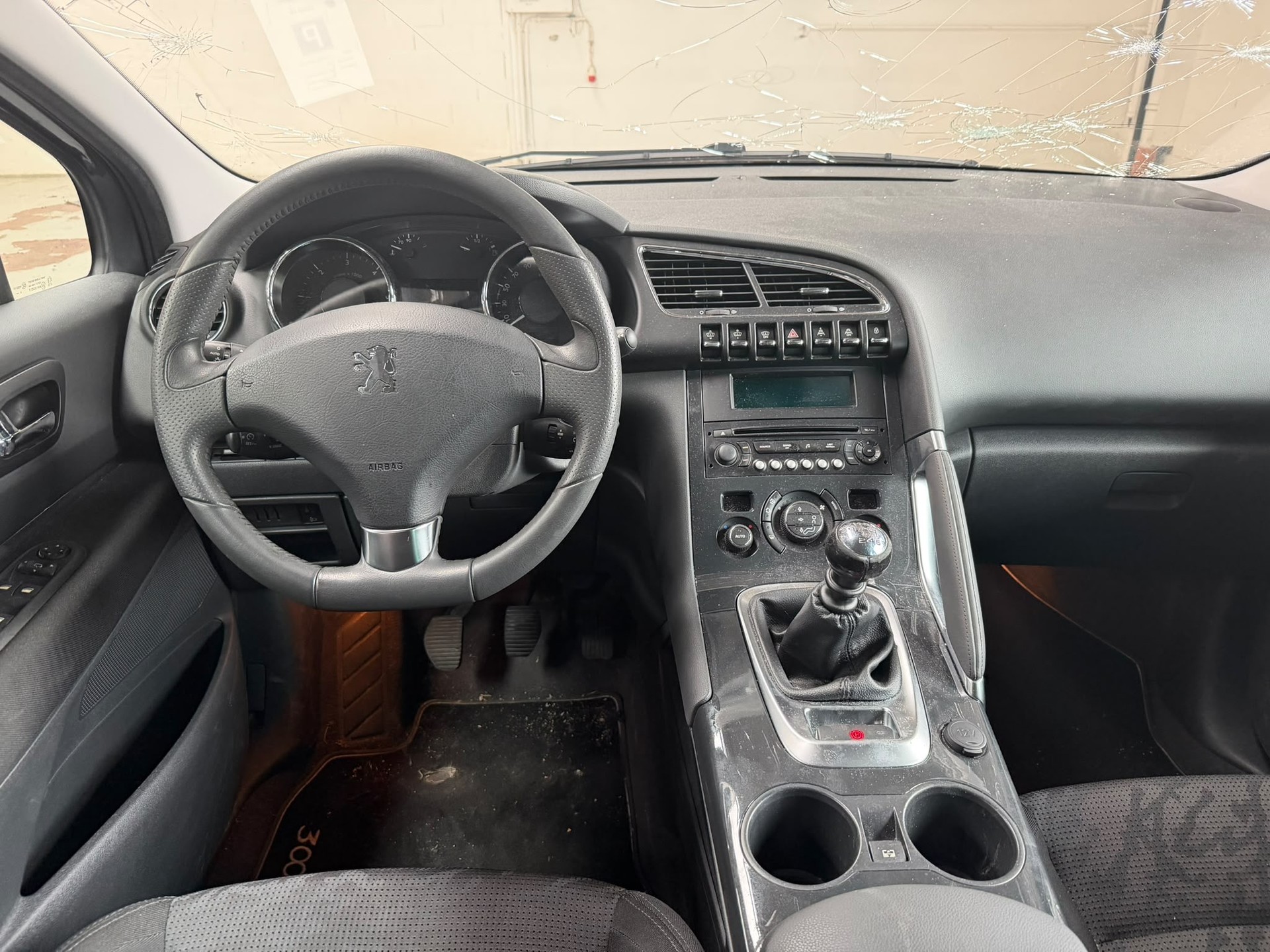 PEUGEOT 3008 2.0 HDI Business-image-12