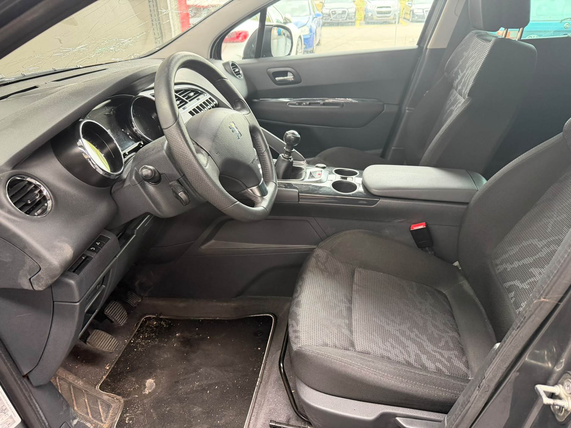 PEUGEOT 3008 2.0 HDI Business-image-9