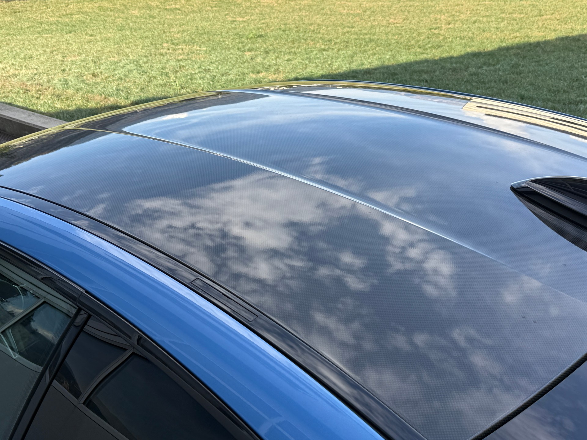 BMW M4 Coupé DKG - Yas Marina Blue-image-4