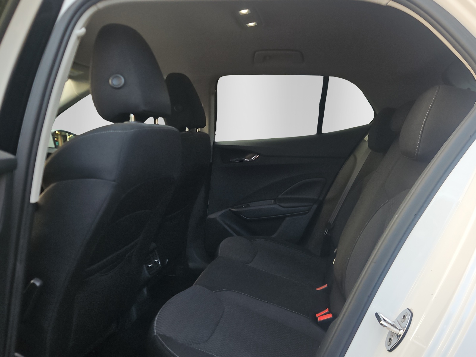 SKODA Fabia 1.0 TSI Ambition-image-6