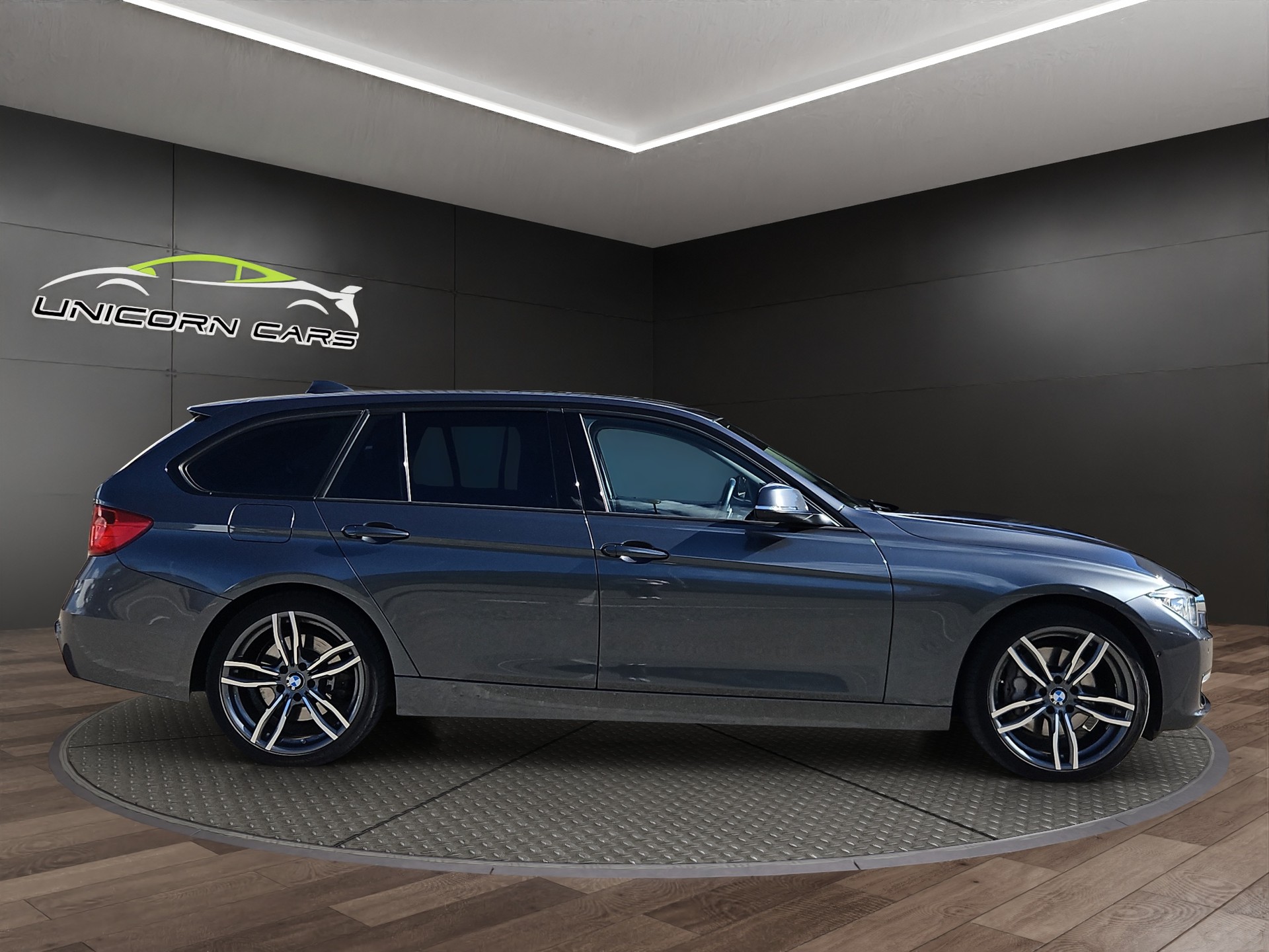 BMW 335i xDrive Touring Sport Line Steptronic-image-2