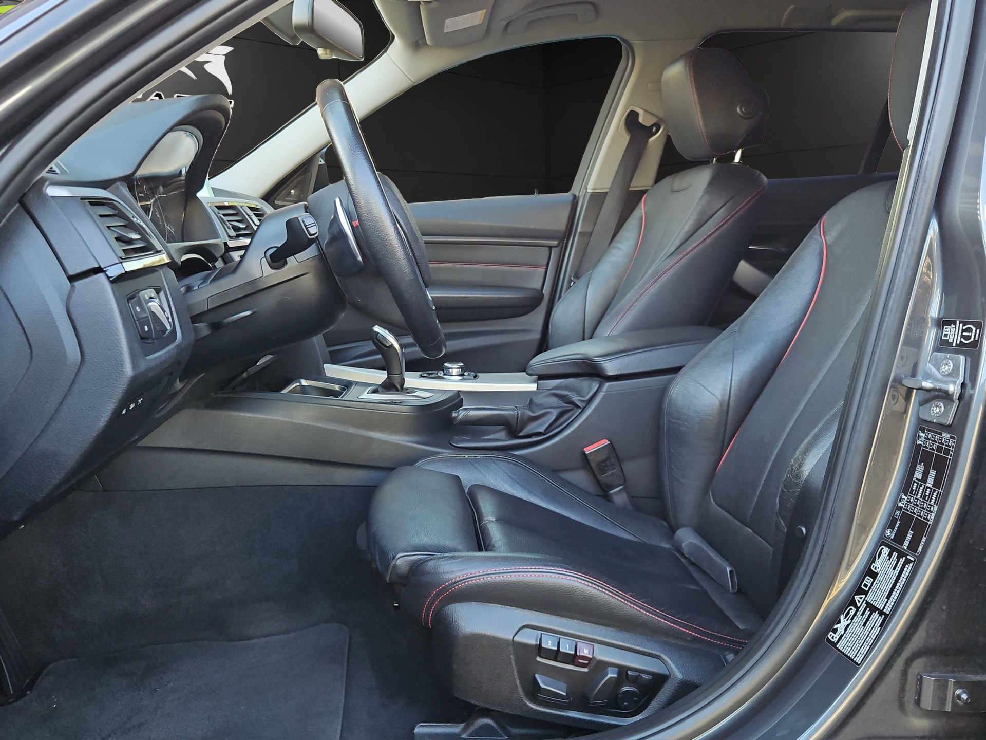 BMW 335i xDrive Touring Sport Line Steptronic-image-6