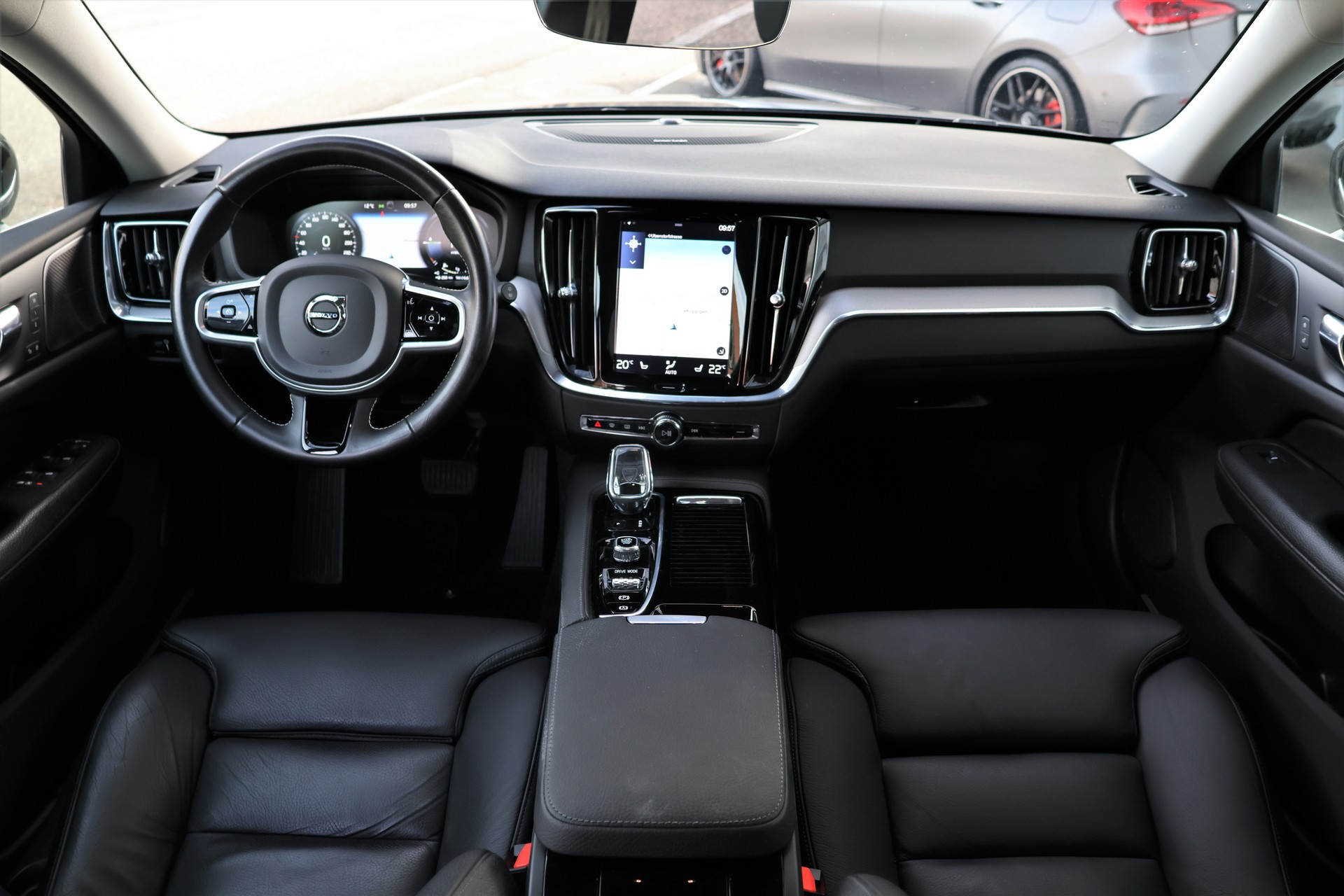 VOLVO V60 T6 eAWD Twin Engine Inscription Geartronic (CH) + 2.0T AHK-image-16