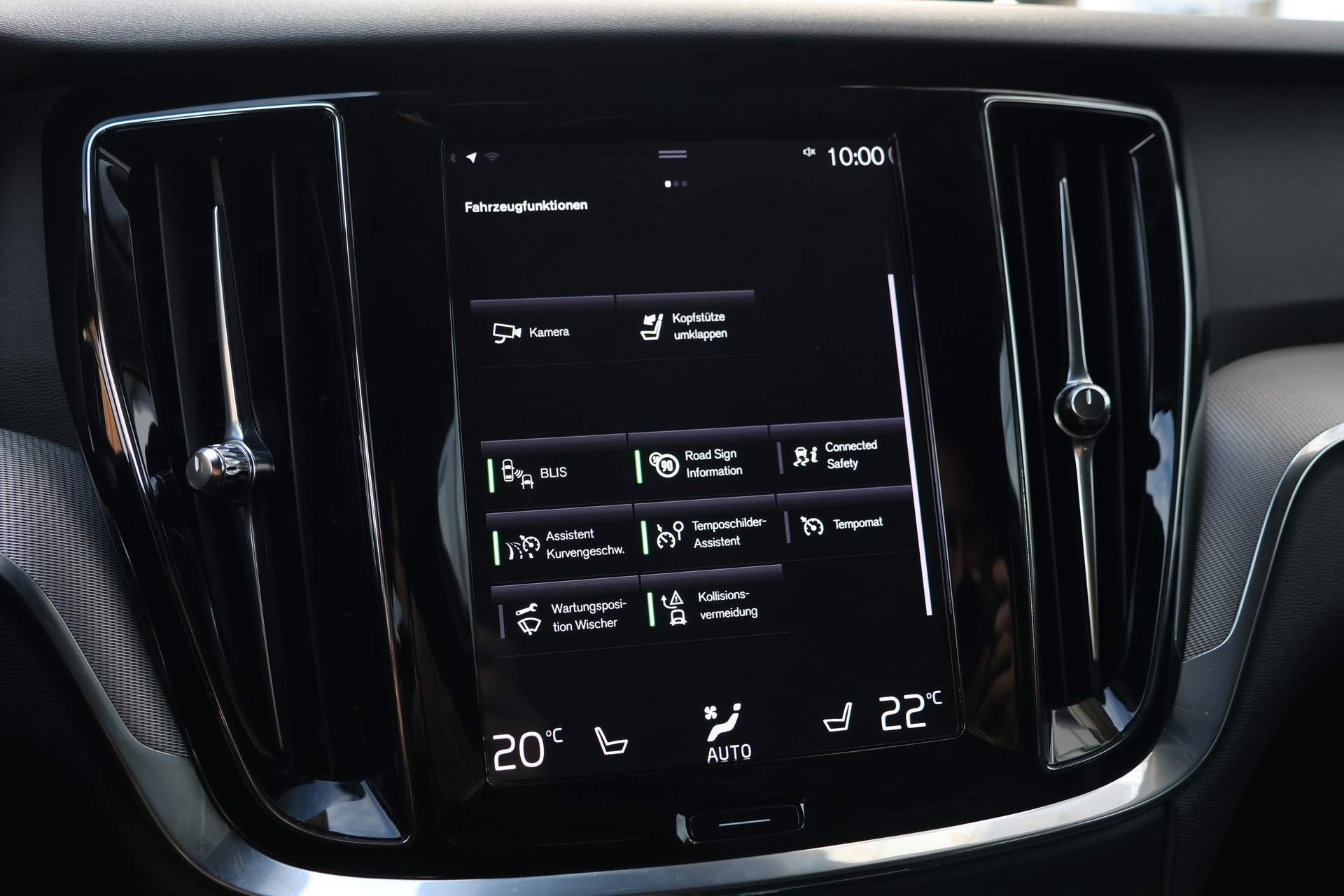 VOLVO V60 T6 eAWD Twin Engine Inscription Geartronic (CH) + 2.0T AHK-image-25
