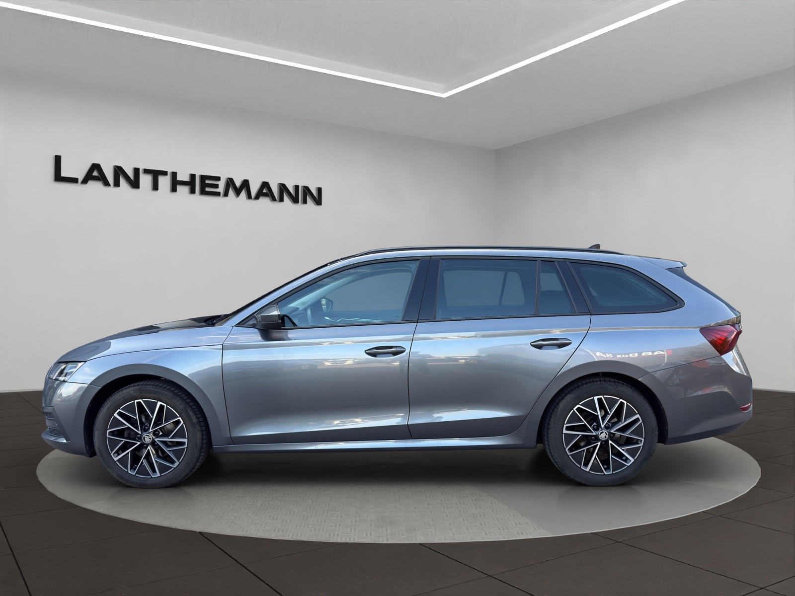 SKODA Octavia Combi 1.5 TSI mHEV DSG Style-image-1