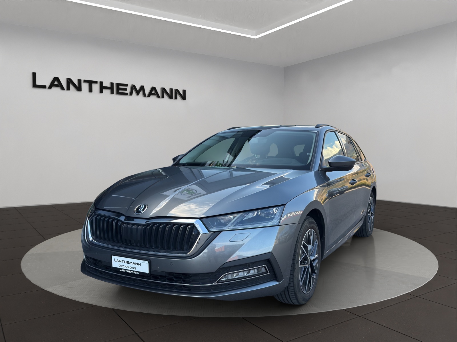 SKODA Octavia Combi 1.5 TSI mHEV DSG Style-image-0