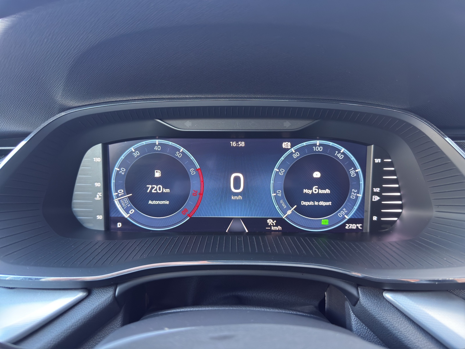 SKODA Octavia Combi 1.5 TSI mHEV DSG Style-image-14