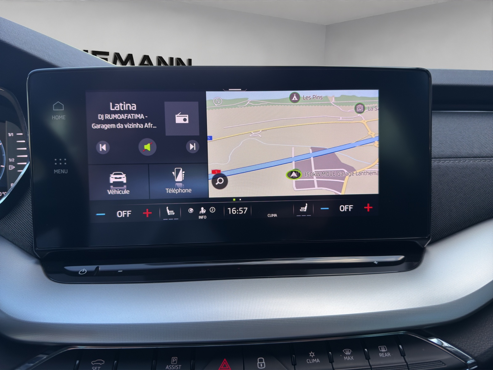 SKODA Octavia Combi 1.5 TSI mHEV DSG Style-image-12