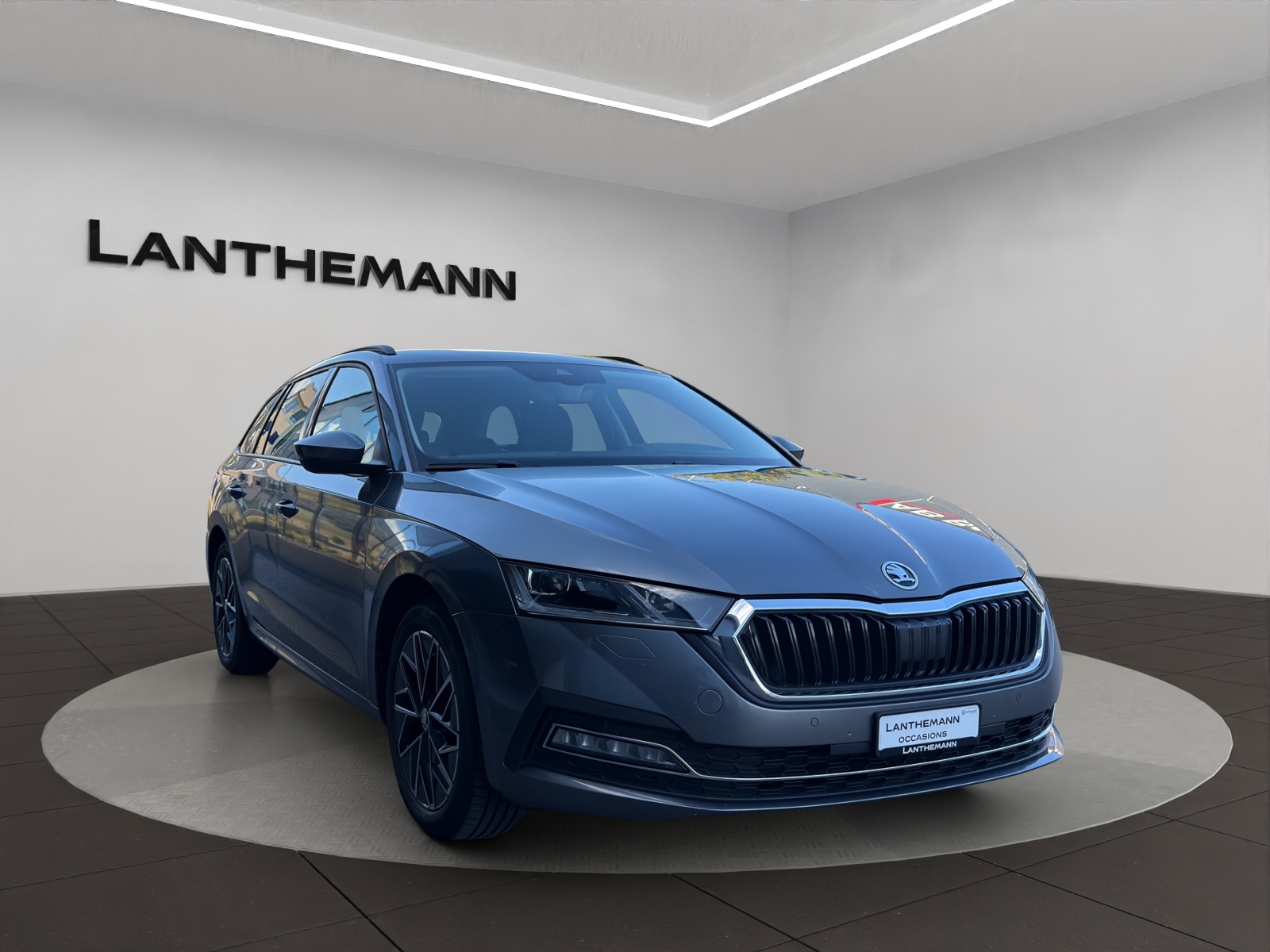 SKODA Octavia Combi 1.5 TSI mHEV DSG Style-image-5