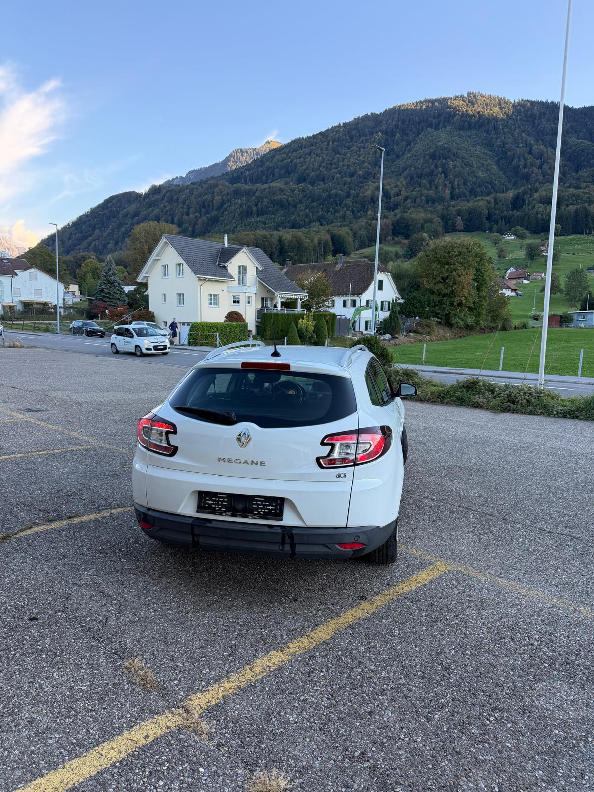 RENAULT Mégane Grandtour 1.5 dCi Dynamique EDC-image-4