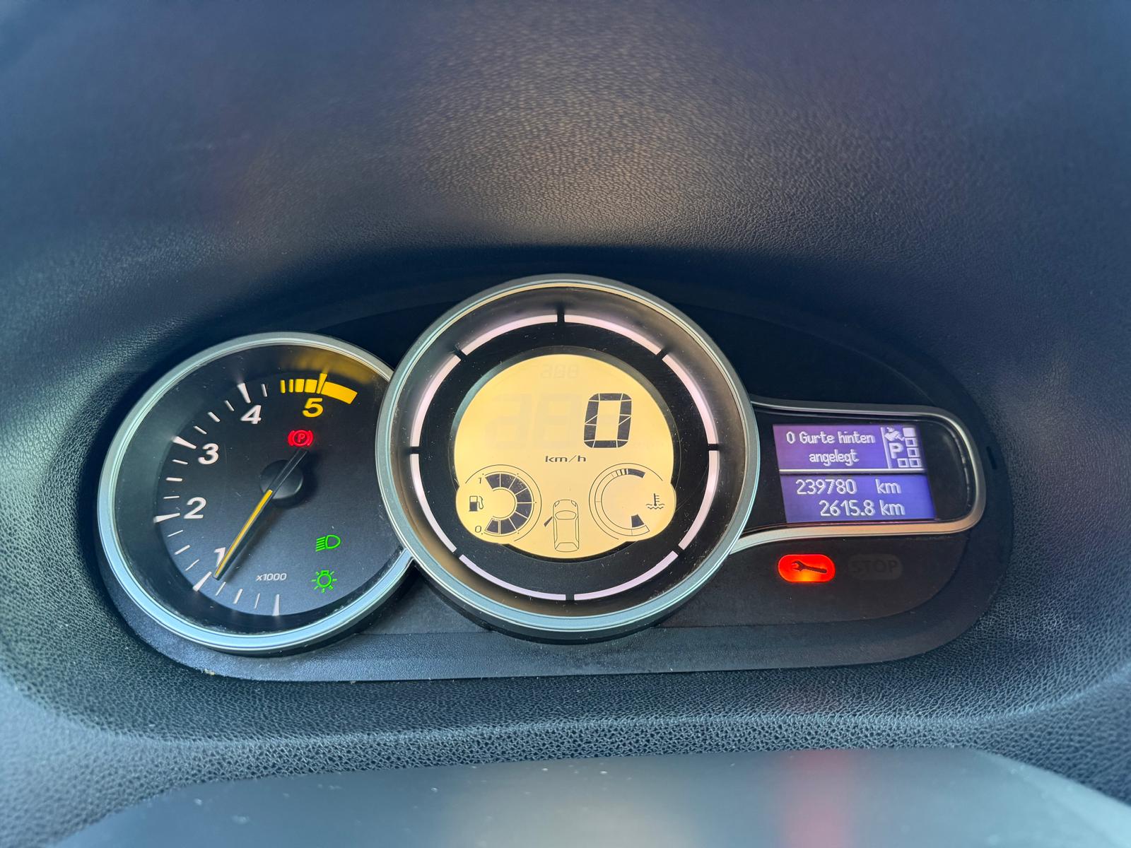 RENAULT Mégane Grandtour 1.5 dCi Dynamique EDC-image-8