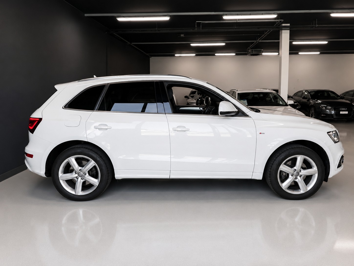 AUDI Q5 3.0 TFSI quattro tiptronic S-Line-image-6