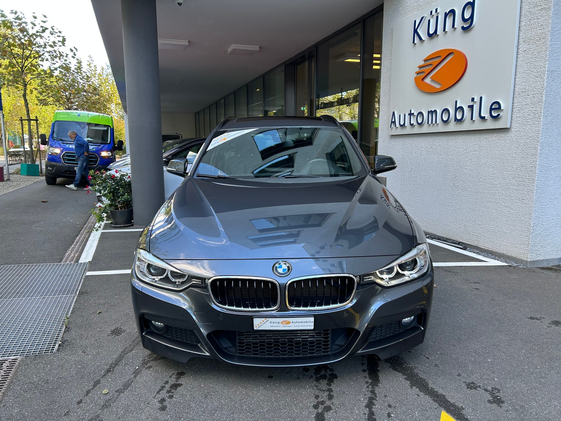 BMW 330d xDrive Touring Sport Line Steptronic-image-14